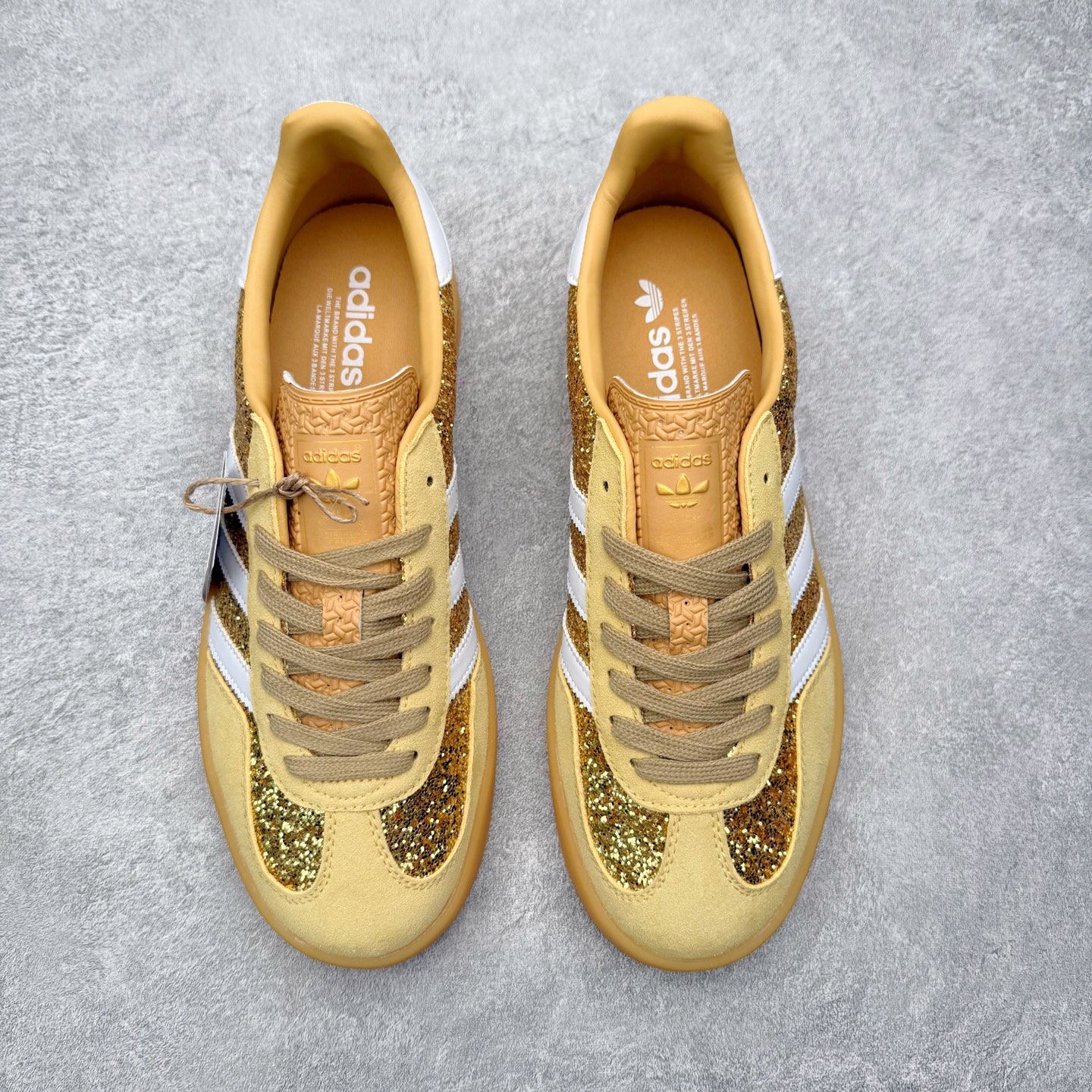 图片[2]-AD Gazelle Indoor Trainers 羚羊内训系列低帮复古百搭休闲运动德训风板鞋 JR1266 90年代经典的复刻版！自60年代以足球训练鞋面世以来,Gazelle就以其经典设计席卷全球。1991年版本的复刻,再造经典Gazelle。采用皮革打造,搭配浊色细节,让这款经典更加简约。尺码：36 36⅔ 37⅓ 38 38⅔ 39⅓ 40 40⅔ 41⅓ 42 42⅔ 43⅓ 44⅓ 44⅔ 45-选品中心