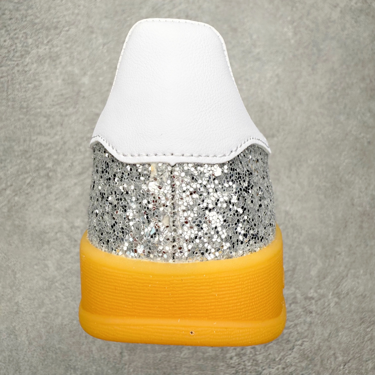 图片[8]-AD Gazelle Indoor Trainers 羚羊内训系列低帮复古百搭休闲运动德训风板鞋 JR1288 90年代经典的复刻版！自60年代以足球训练鞋面世以来,Gazelle就以其经典设计席卷全球。1991年版本的复刻,再造经典Gazelle。采用皮革打造,搭配浊色细节,让这款经典更加简约。尺码：36 36⅔ 37⅓ 38 38⅔ 39⅓ 40 40⅔ 41⅓ 42 42⅔ 43⅓ 44⅓ 44⅔ 45-选品中心