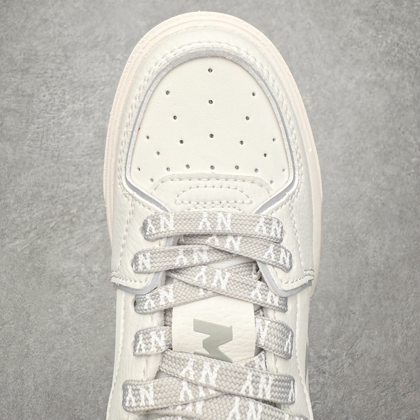 图片[4]-MLB Chunky Liner Basic 复古印花学长鞋系列低帮轻量增高厚底百搭休闲运动慢跑鞋板鞋 Korea韩国联名NY美国榄球纽约洋基队限定 韩国代购专供 全套原楦原纸板原厂数据开发 正确中底拉帮中底网布细节 平台代购专供 左脚内置芯片 韩国代购吊牌标贴 独家一比一RB+MD组合大底 高频后跟小人Logo精准对位立体饱满 正确网布加超迁鞋面 转印中底走线紧密 转印Logo工艺表层防刮不掉色 尺码：35 36 36.5 37.5 38 38.5 39 40 40.5 41 42 42.5 43 44 45-选品中心