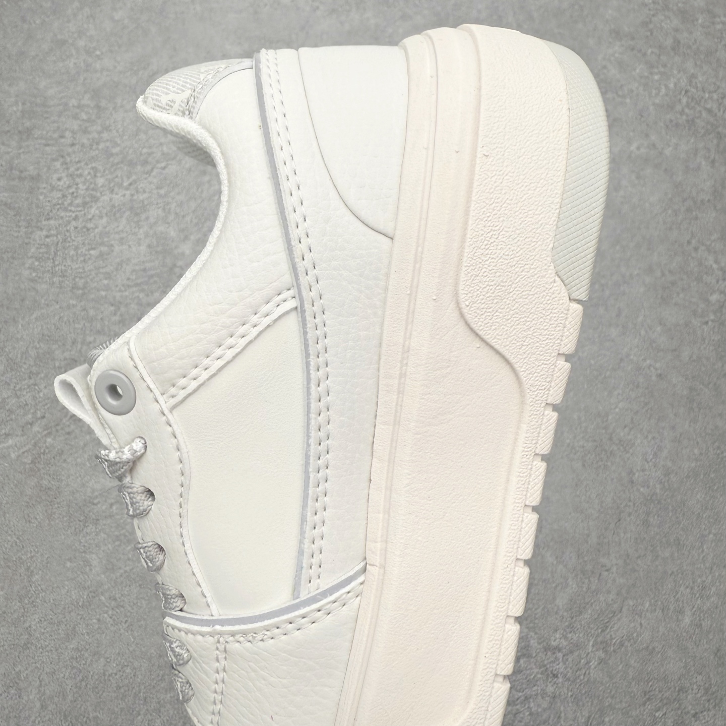 图片[7]-MLB Chunky Liner Basic 复古印花学长鞋系列低帮轻量增高厚底百搭休闲运动慢跑鞋板鞋 Korea韩国联名NY美国榄球纽约洋基队限定 韩国代购专供 全套原楦原纸板原厂数据开发 正确中底拉帮中底网布细节 平台代购专供 左脚内置芯片 韩国代购吊牌标贴 独家一比一RB+MD组合大底 高频后跟小人Logo精准对位立体饱满 正确网布加超迁鞋面 转印中底走线紧密 转印Logo工艺表层防刮不掉色 尺码：35 36 36.5 37.5 38 38.5 39 40 40.5 41 42 42.5 43 44 45-选品中心