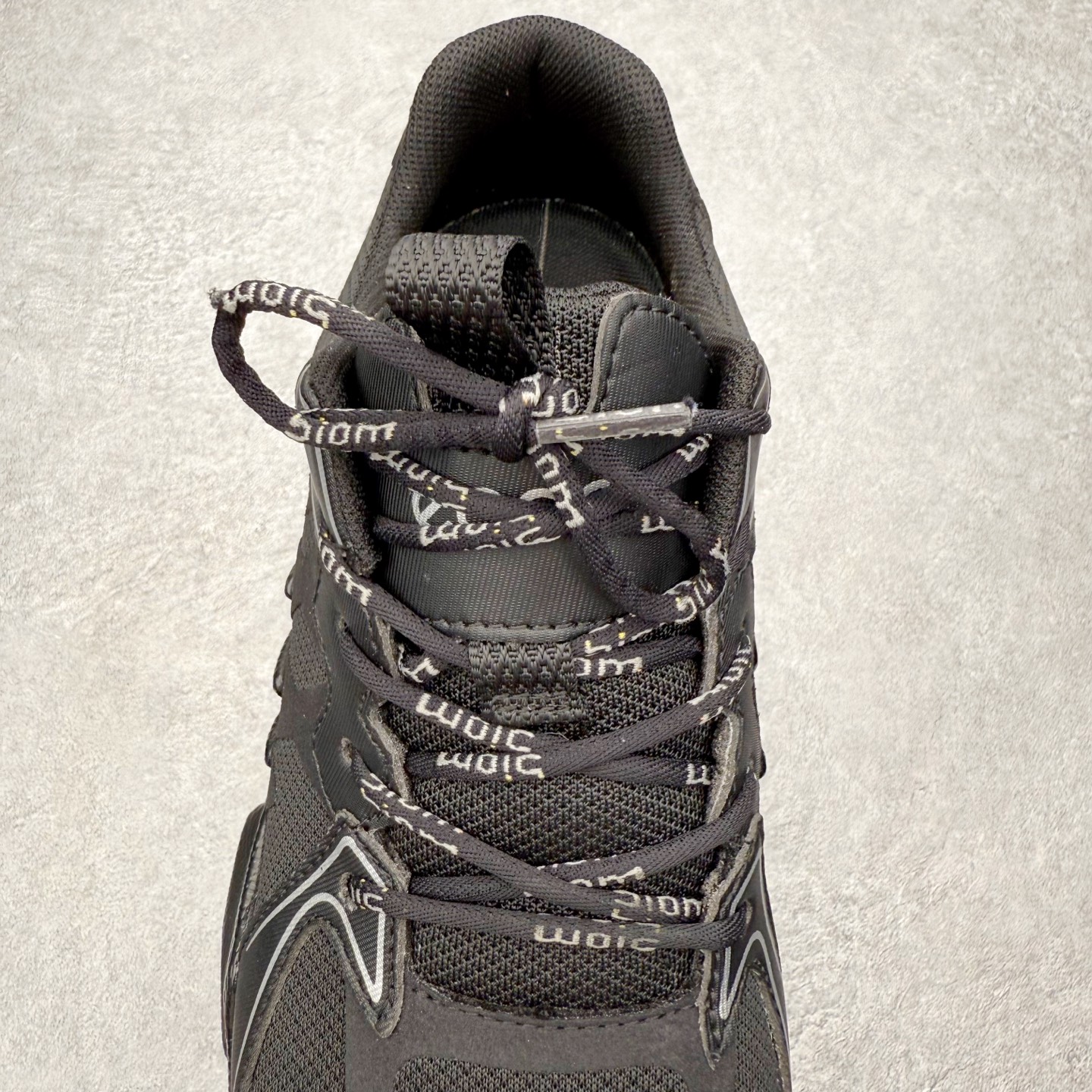 图片[5]-ECCO爱步跑步鞋百搭舒适 秋冬新款厚底休闲运动鞋男鞋 灵动系列 黄景瑜同款 品质牛皮鞋面，轻盈柔韧 具有良好的透气性 细腻柔软 简约系带设计 可自由调节松紧 贴合脚型 PU泡沫橡胶大底 抓地力强 具有良好的防滑耐磨性 时尚简约 休闲百搭 尺码：38 39 40 41 42 43 44 （皮鞋码）-选品中心