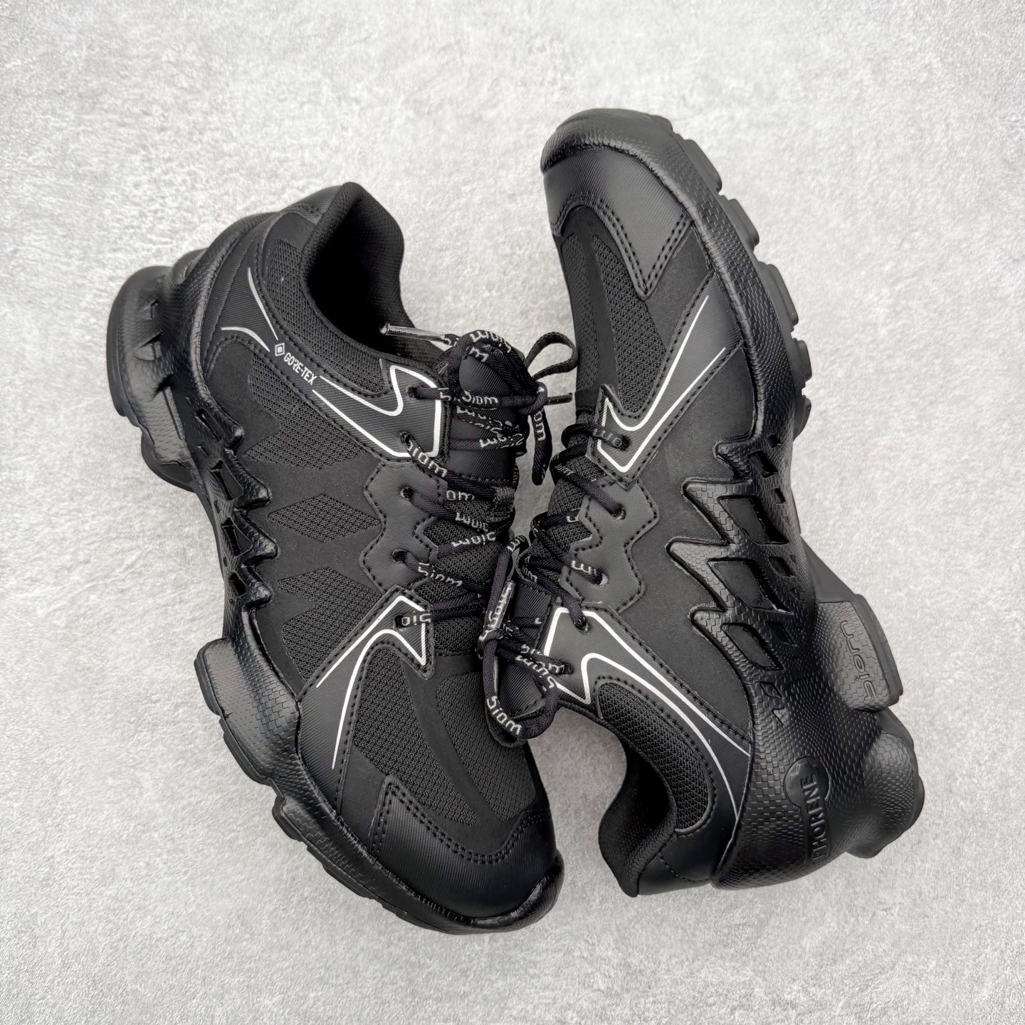 图片[3]-ECCO爱步跑步鞋百搭舒适 秋冬新款厚底休闲运动鞋男鞋 灵动系列 黄景瑜同款 品质牛皮鞋面，轻盈柔韧 具有良好的透气性 细腻柔软 简约系带设计 可自由调节松紧 贴合脚型 PU泡沫橡胶大底 抓地力强 具有良好的防滑耐磨性 时尚简约 休闲百搭 尺码：38 39 40 41 42 43 44 （皮鞋码）-选品中心