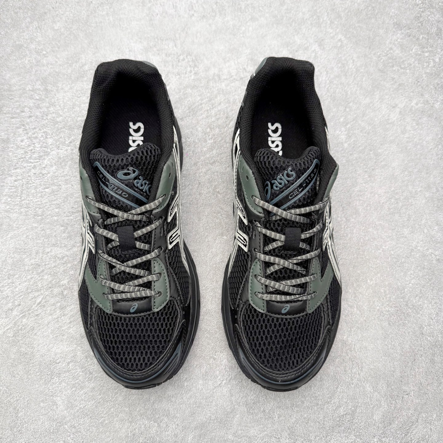 图片[2]-Asics Gel-1130 亚瑟士系列低帮复古休闲运动慢跑鞋 整双鞋在鞋面部分选用网眼布与皮革相互连接，在鞋面银色金属质感的线条中，ASICS 品牌标志性的虎爪 Logo 出现在鞋身侧面，既展现出复古美感，又加深了整双鞋的层次感。搭载着 Ortholite 鞋垫，之后再辅以 GEL 缓震胶中底和耐磨大底，在提升上脚舒适性的同时，在缓震脚感以及耐磨抓地力方面也能满足日常运动需求。尺码：36 37 37.5 38 39.5 40 40.5 41.5 42 42.5 43.5 44 45-选品中心