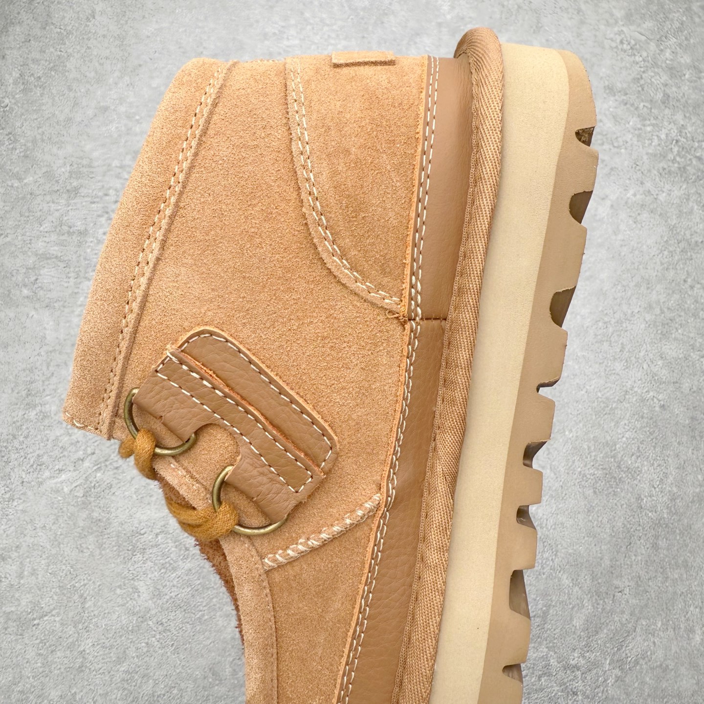 图片[7]-＃福利特价 UGG Tasman Weather Hybrid 塔斯曼混合系列户外中帮休闲马丁靴雪地靴UGG秋冬新品 秋冬必备（内里加绒保暖🔥）时尚休闲马丁靴雪地靴系列 代购专供品质 面料采用进口头层牛皮材质 鞋内里采用🔥毛茸一体内里保暖锁热。外置防滑橡胶大底 系带设计 穿脱十分方便 采用TPU模压定型真皮鞋面材质#科技外底防滑,耐磨性和良好的弹性！尺码：39-45-选品中心