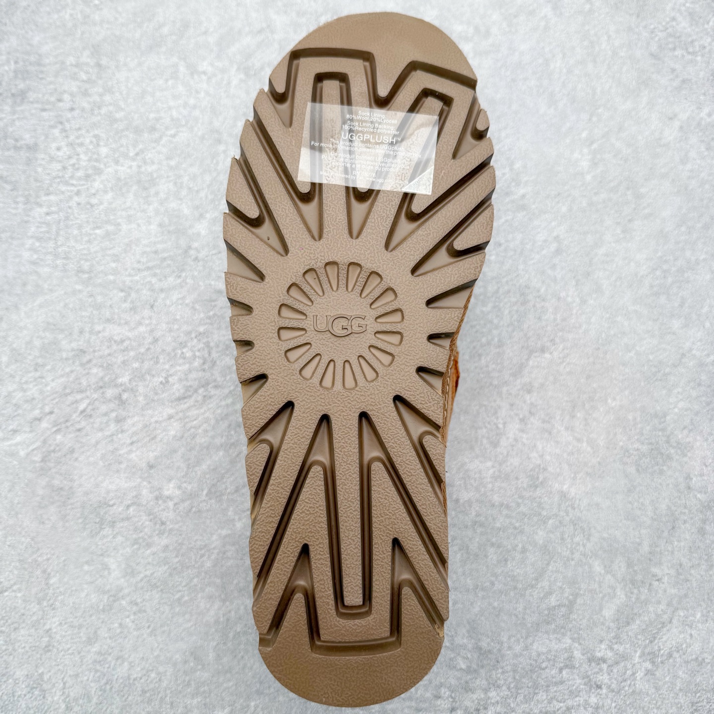 图片[9]-＃福利特价 UGG Tasman Weather Hybrid 塔斯曼混合系列户外中帮休闲马丁靴雪地靴UGG秋冬新品 秋冬必备（内里加绒保暖🔥）时尚休闲马丁靴雪地靴系列 代购专供品质 面料采用进口头层牛皮材质 鞋内里采用🔥毛茸一体内里保暖锁热。外置防滑橡胶大底 系带设计 穿脱十分方便 采用TPU模压定型真皮鞋面材质#科技外底防滑,耐磨性和良好的弹性！尺码：39-45-选品中心