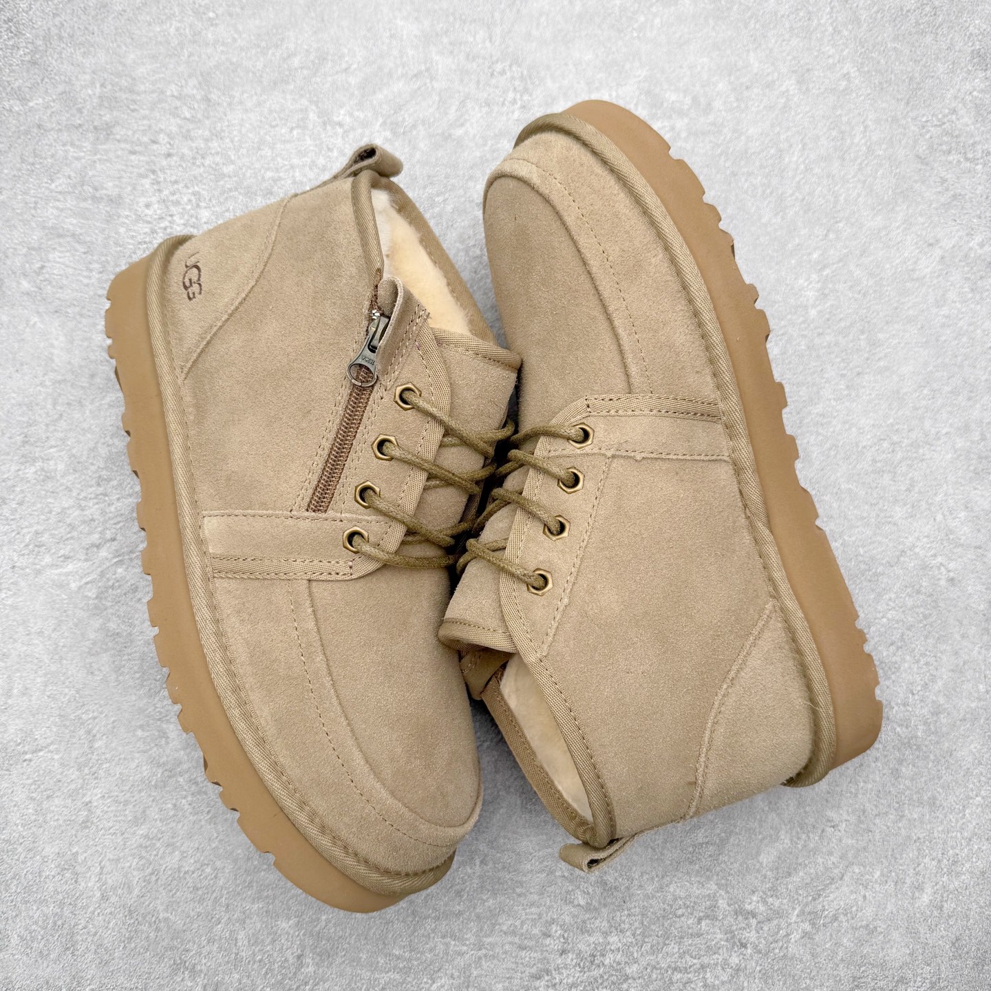 图片[3]-＃福利特价 UGG Tasman Weather Hybrid 塔斯曼混合系列户外中帮休闲马丁靴雪地靴UGG秋冬新品 秋冬必备（内里加绒保暖🔥）时尚休闲马丁靴雪地靴系列 代购专供品质 面料采用进口头层牛皮材质 鞋内里采用🔥毛茸一体内里保暖锁热。外置防滑橡胶大底 系带设计 穿脱十分方便 采用TPU模压定型真皮鞋面材质#科技外底防滑,耐磨性和良好的弹性！尺码：39-45-选品中心