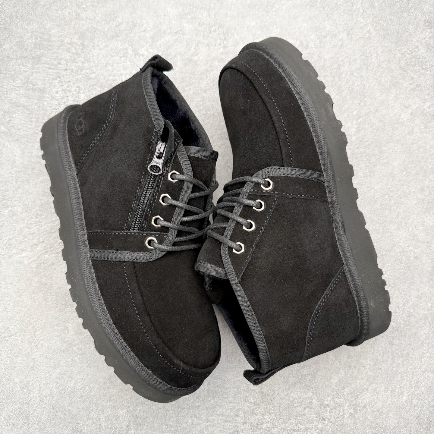 图片[3]-＃福利特价 UGG Tasman Weather Hybrid 塔斯曼混合系列户外中帮休闲马丁靴雪地靴UGG秋冬新品 秋冬必备（内里加绒保暖🔥）时尚休闲马丁靴雪地靴系列 代购专供品质 面料采用进口头层牛皮材质 鞋内里采用🔥毛茸一体内里保暖锁热。外置防滑橡胶大底 系带设计 穿脱十分方便 采用TPU模压定型真皮鞋面材质#科技外底防滑,耐磨性和良好的弹性！尺码：39-45-选品中心