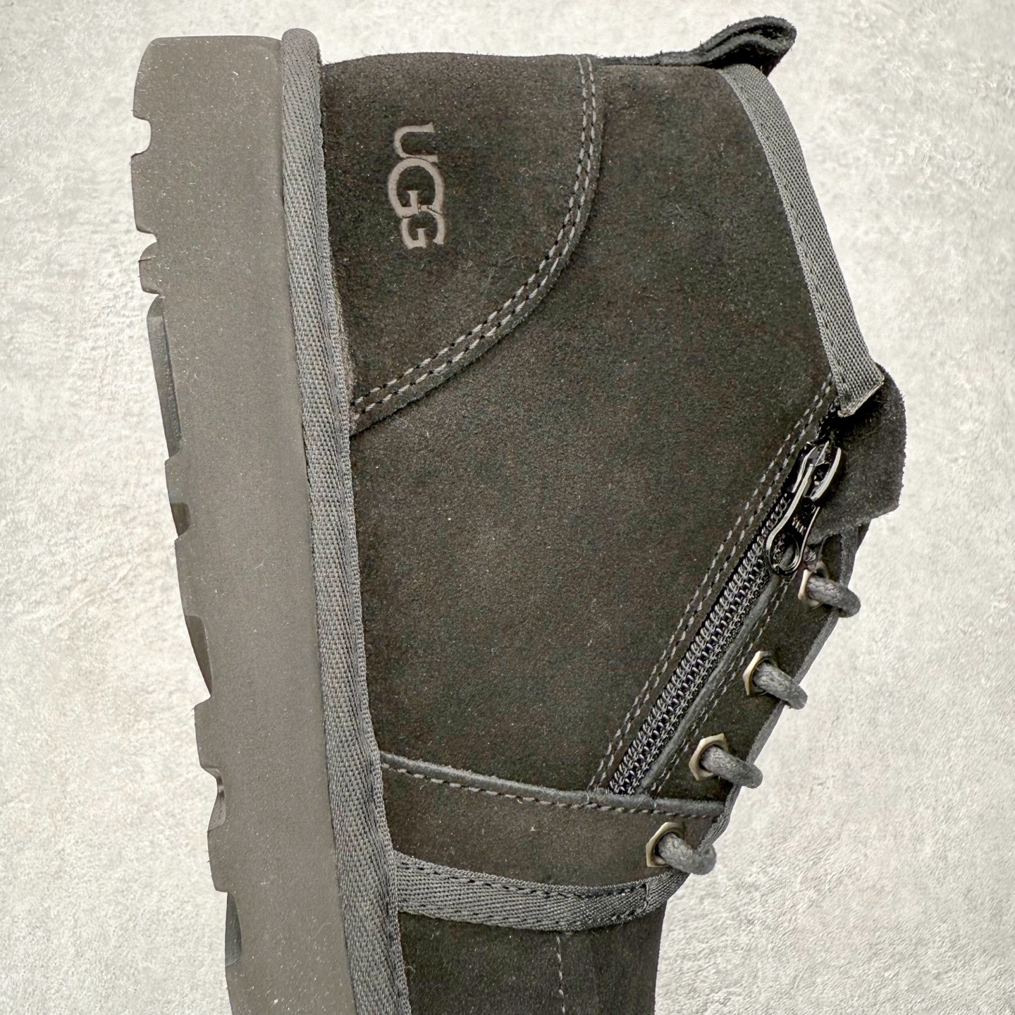 图片[6]-＃福利特价 UGG Tasman Weather Hybrid 塔斯曼混合系列户外中帮休闲马丁靴雪地靴UGG秋冬新品 秋冬必备（内里加绒保暖🔥）时尚休闲马丁靴雪地靴系列 代购专供品质 面料采用进口头层牛皮材质 鞋内里采用🔥毛茸一体内里保暖锁热。外置防滑橡胶大底 系带设计 穿脱十分方便 采用TPU模压定型真皮鞋面材质#科技外底防滑,耐磨性和良好的弹性！尺码：39-45-选品中心