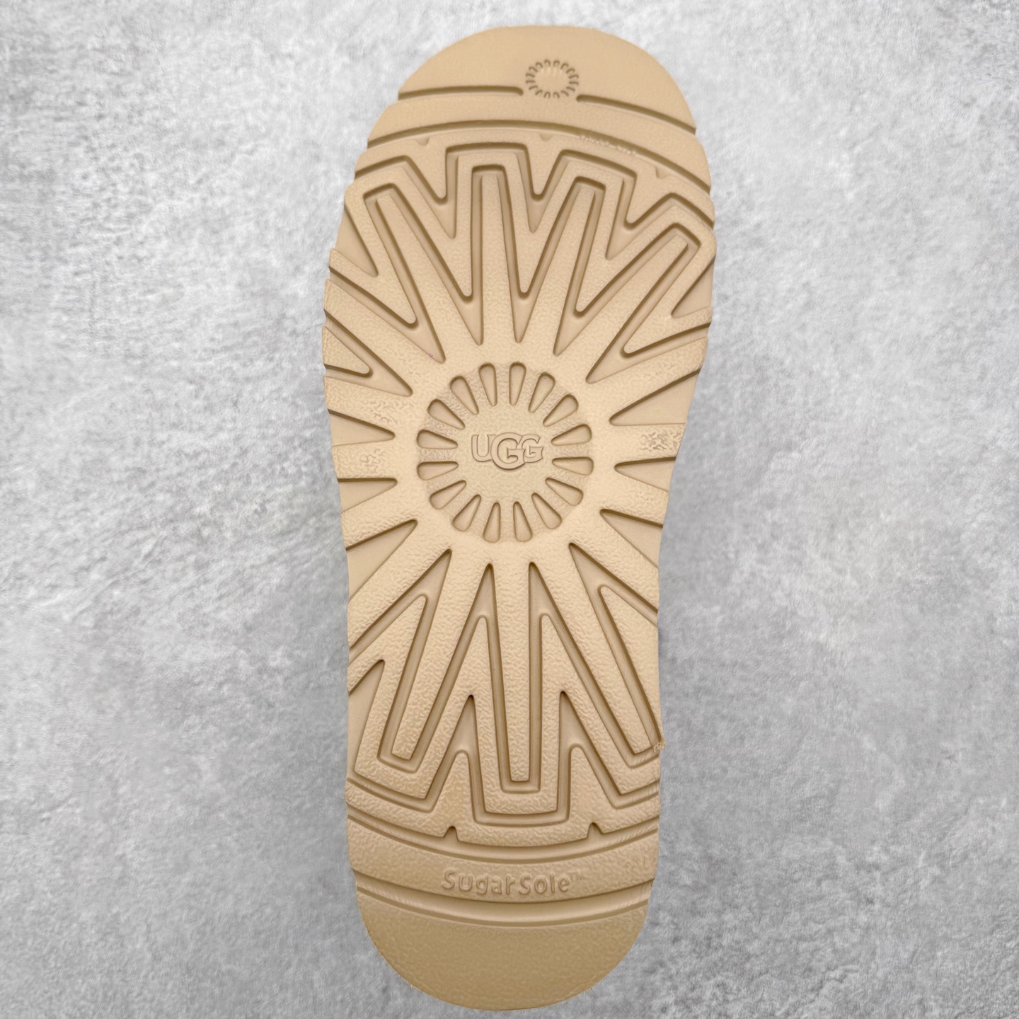 图片[9]-＃福利特价 UGG Tasman Weather Hybrid 塔斯曼混合系列户外中帮休闲马丁靴雪地靴UGG秋冬新品 秋冬必备（内里加绒保暖🔥）时尚休闲马丁靴雪地靴系列 代购专供品质 面料采用进口头层牛皮材质 鞋内里采用🔥毛茸一体内里保暖锁热。外置防滑橡胶大底 系带设计 穿脱十分方便 采用TPU模压定型真皮鞋面材质#科技外底防滑,耐磨性和良好的弹性！尺码：39-45-选品中心