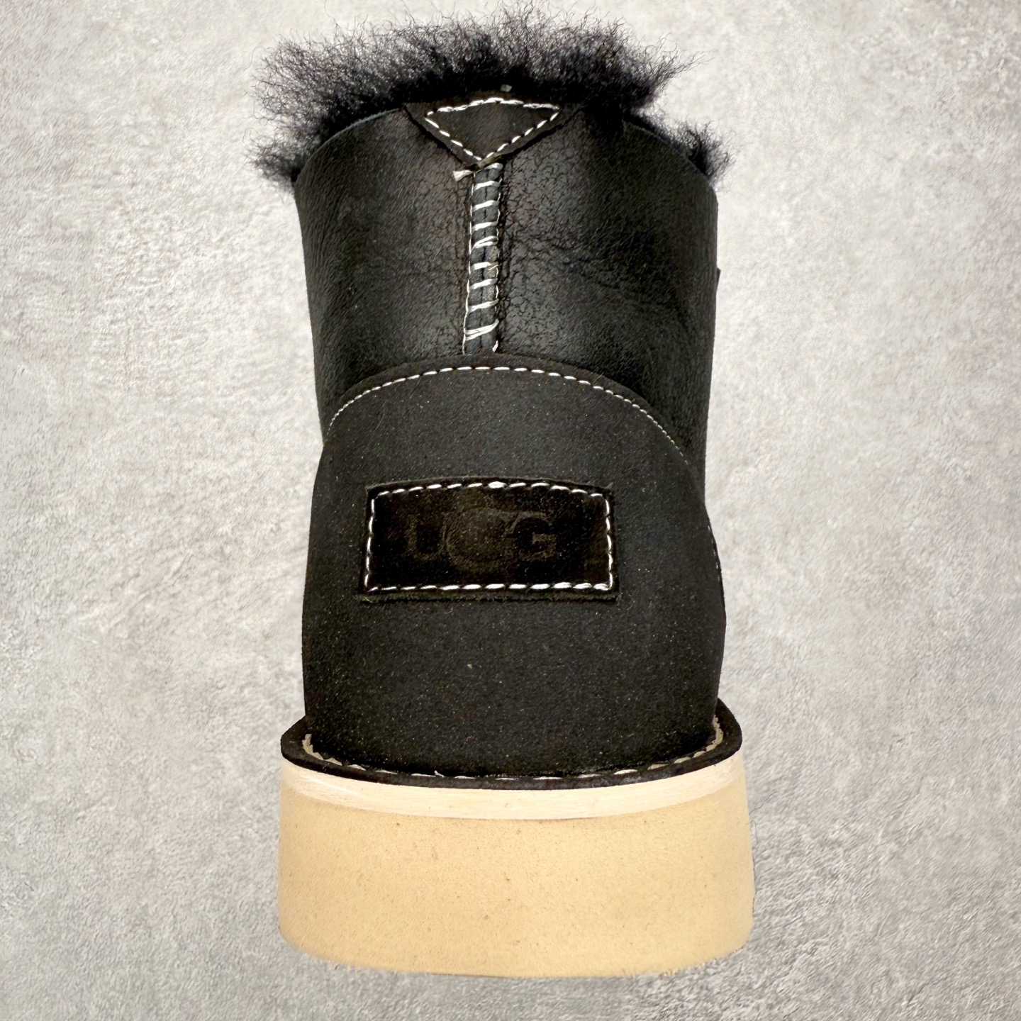 图片[8]-＃福利特价 UGG Tasman Weather Hybrid 塔斯曼混合系列户外中帮休闲马丁靴雪地靴UGG秋冬新品 秋冬必备（内里加绒保暖🔥）时尚休闲马丁靴雪地靴系列 代购专供品质 面料采用进口头层牛皮材质 鞋内里采用🔥毛茸一体内里保暖锁热。外置防滑橡胶大底 系带设计 穿脱十分方便 采用TPU模压定型真皮鞋面材质#科技外底防滑,耐磨性和良好的弹性！尺码：39-45-选品中心