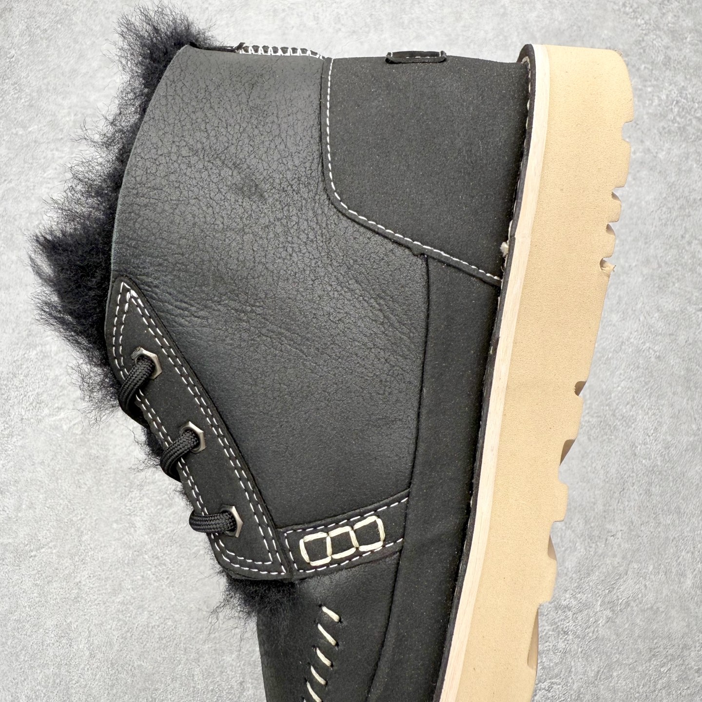 图片[7]-＃福利特价 UGG Tasman Weather Hybrid 塔斯曼混合系列户外中帮休闲马丁靴雪地靴UGG秋冬新品 秋冬必备（内里加绒保暖🔥）时尚休闲马丁靴雪地靴系列 代购专供品质 面料采用进口头层牛皮材质 鞋内里采用🔥毛茸一体内里保暖锁热。外置防滑橡胶大底 系带设计 穿脱十分方便 采用TPU模压定型真皮鞋面材质#科技外底防滑,耐磨性和良好的弹性！尺码：39-45-选品中心