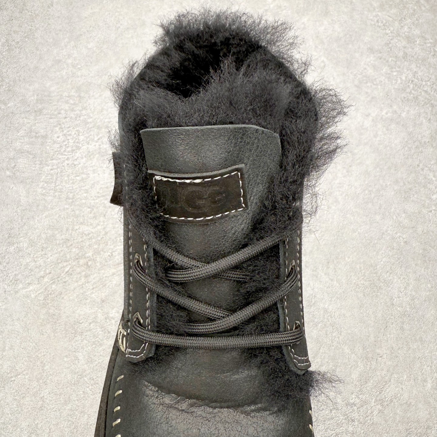 图片[5]-＃福利特价 UGG Tasman Weather Hybrid 塔斯曼混合系列户外中帮休闲马丁靴雪地靴UGG秋冬新品 秋冬必备（内里加绒保暖🔥）时尚休闲马丁靴雪地靴系列 代购专供品质 面料采用进口头层牛皮材质 鞋内里采用🔥毛茸一体内里保暖锁热。外置防滑橡胶大底 系带设计 穿脱十分方便 采用TPU模压定型真皮鞋面材质#科技外底防滑,耐磨性和良好的弹性！尺码：39-45-选品中心