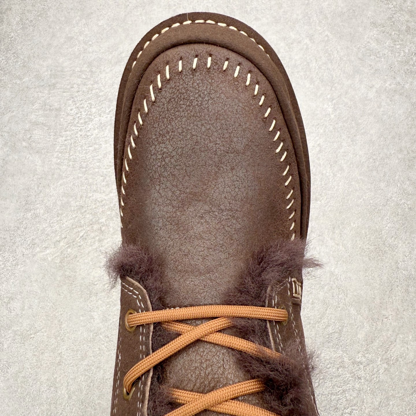 图片[4]-＃福利特价 UGG Tasman Weather Hybrid 塔斯曼混合系列户外中帮休闲马丁靴雪地靴UGG秋冬新品 秋冬必备（内里加绒保暖🔥）时尚休闲马丁靴雪地靴系列 代购专供品质 面料采用进口头层牛皮材质 鞋内里采用🔥毛茸一体内里保暖锁热。外置防滑橡胶大底 系带设计 穿脱十分方便 采用TPU模压定型真皮鞋面材质#科技外底防滑,耐磨性和良好的弹性！尺码：39-45-选品中心