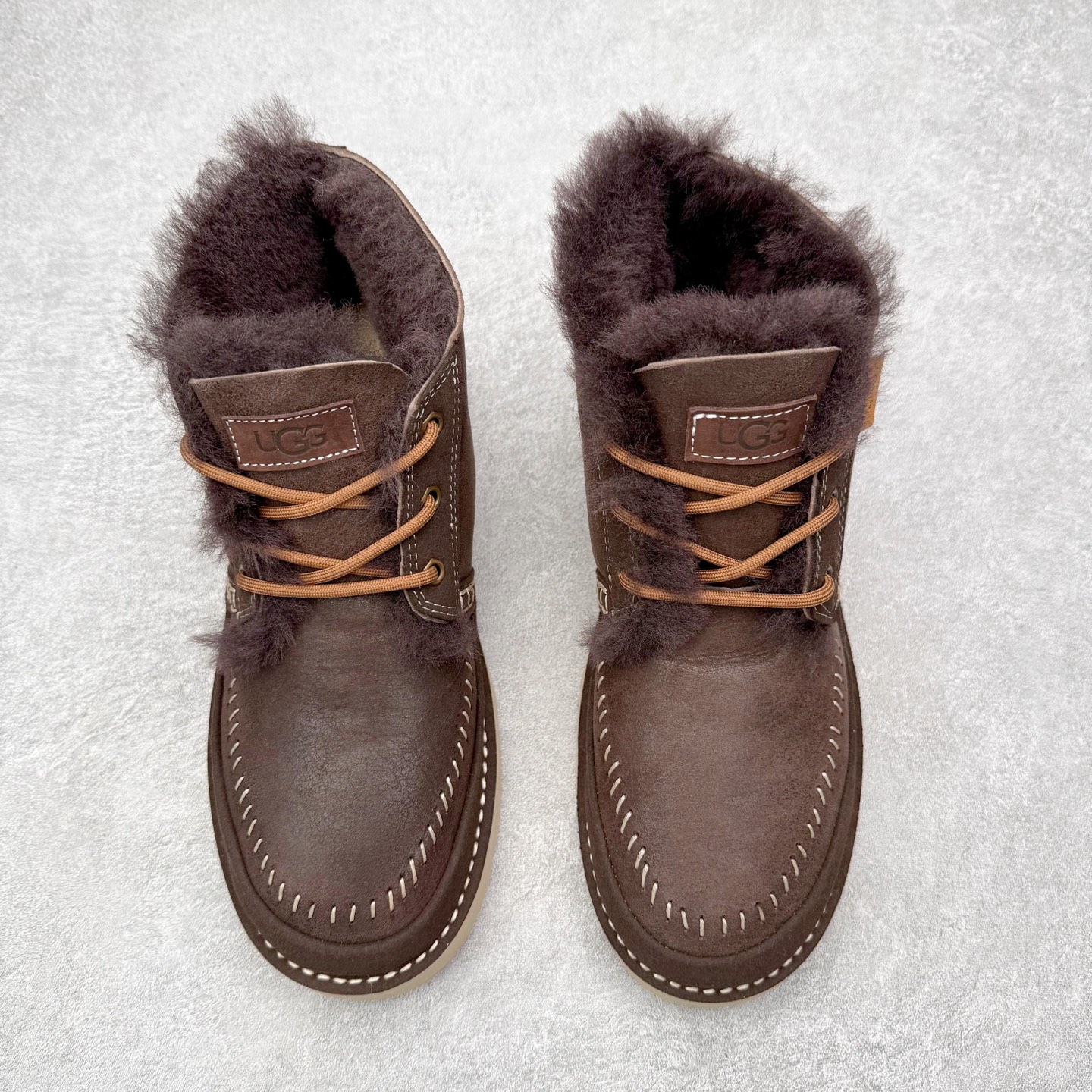 图片[2]-＃福利特价 UGG Tasman Weather Hybrid 塔斯曼混合系列户外中帮休闲马丁靴雪地靴UGG秋冬新品 秋冬必备（内里加绒保暖🔥）时尚休闲马丁靴雪地靴系列 代购专供品质 面料采用进口头层牛皮材质 鞋内里采用🔥毛茸一体内里保暖锁热。外置防滑橡胶大底 系带设计 穿脱十分方便 采用TPU模压定型真皮鞋面材质#科技外底防滑,耐磨性和良好的弹性！尺码：39-45-选品中心