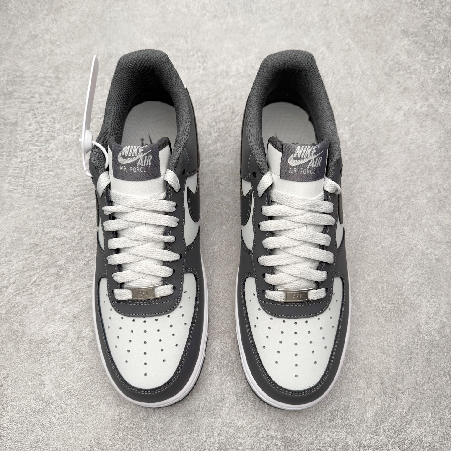 图片[2]-NK Air Force 1´07 Low 空军一号低帮百搭休闲运动板鞋 IQ9802-022 柔软、弹性十足的缓震性能和出色的中底设计 横跨复古与现代的外型结合 造就出风靡全球 三十多年的Force 1 直到今天还深受青睐 实拍调校N版已经零色差零失真 百分百还原实物色彩所见即所得 不存在货不对板色差等低级问题 选购参考实物拍摄 不混卖不参货 只用心做好货严格选品 承诺混一赔十 尺码：36 36.5 37.5 38 38.5 39 40 40.5 41 42 42.5 43 44 44.5 45-选品中心