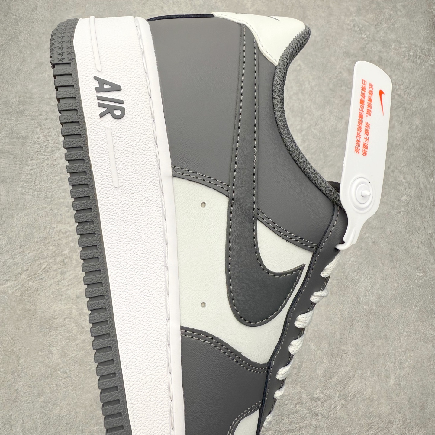 图片[6]-NK Air Force 1´07 Low 空军一号低帮百搭休闲运动板鞋 IQ9802-022 柔软、弹性十足的缓震性能和出色的中底设计 横跨复古与现代的外型结合 造就出风靡全球 三十多年的Force 1 直到今天还深受青睐 实拍调校N版已经零色差零失真 百分百还原实物色彩所见即所得 不存在货不对板色差等低级问题 选购参考实物拍摄 不混卖不参货 只用心做好货严格选品 承诺混一赔十 尺码：36 36.5 37.5 38 38.5 39 40 40.5 41 42 42.5 43 44 44.5 45-选品中心