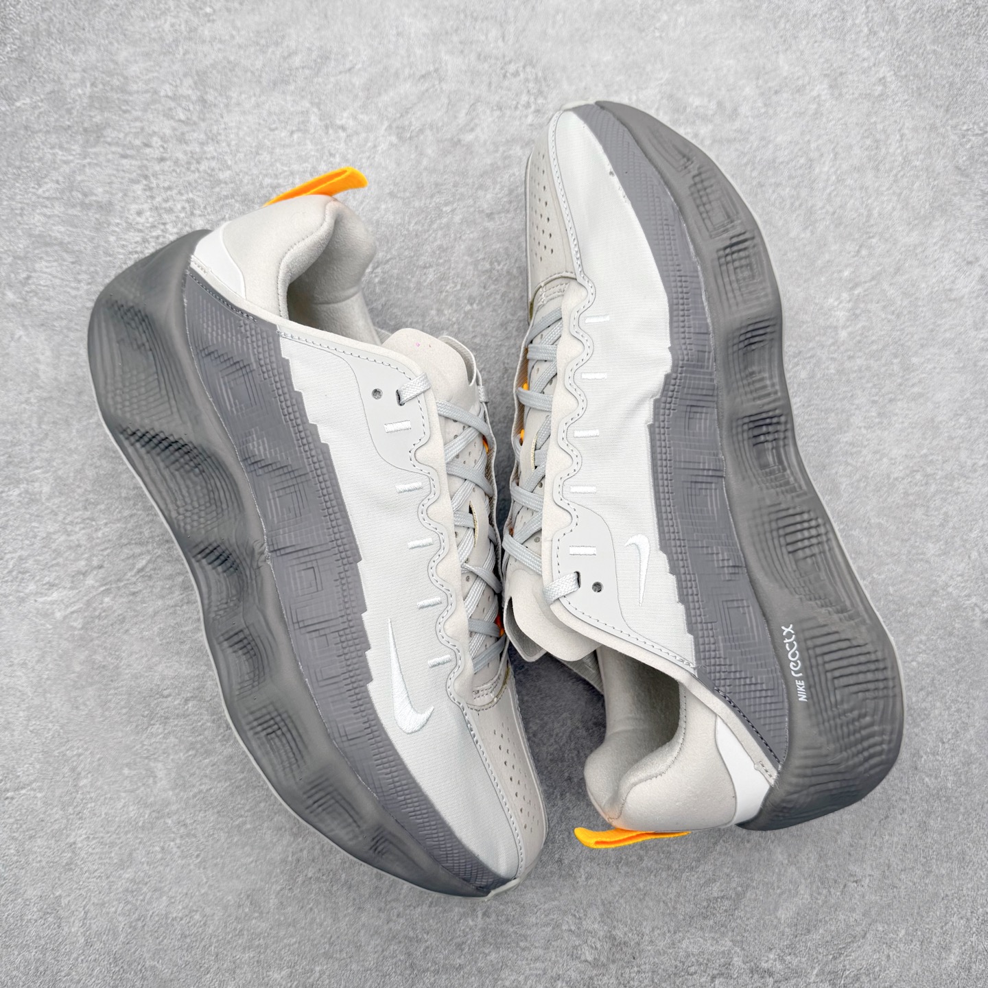 图片[3]-HYEIN SEO x NK Ava Rover 百搭舒适耐磨低帮跑步鞋 男女同款 流线型轮廓，通过轻薄物料鞋面结合 TPU 网格状支撑示人，增厚的中底材质选用 ReactX 加持，华夫外底收尾。鞋垫与后跟鞋提，克制点缀 Hyein Seo 字样。鞋垫与鞋提则采用菱形格纹的变化元素呈现。实拍调校N版已经零色差零失真 百分百还原实物色彩所见即所得 不存在货不对板色差等低级问题 选购参考实物拍摄 不混卖不参货 只用心做好货严格选品 承诺混一赔十 尺码：36 36.5 37.5 38 38.5 39 40 40.5 41 42 42.5 43 44 44.5 45-选品中心