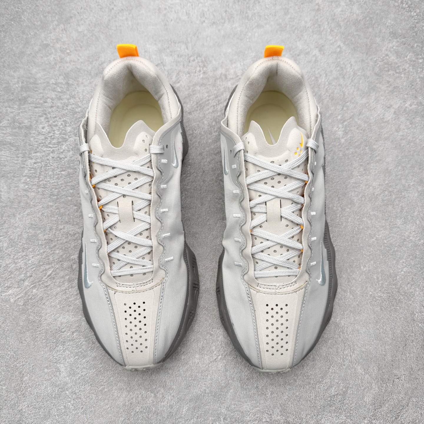 图片[2]-HYEIN SEO x NK Ava Rover 百搭舒适耐磨低帮跑步鞋 男女同款 流线型轮廓，通过轻薄物料鞋面结合 TPU 网格状支撑示人，增厚的中底材质选用 ReactX 加持，华夫外底收尾。鞋垫与后跟鞋提，克制点缀 Hyein Seo 字样。鞋垫与鞋提则采用菱形格纹的变化元素呈现。实拍调校N版已经零色差零失真 百分百还原实物色彩所见即所得 不存在货不对板色差等低级问题 选购参考实物拍摄 不混卖不参货 只用心做好货严格选品 承诺混一赔十 尺码：36 36.5 37.5 38 38.5 39 40 40.5 41 42 42.5 43 44 44.5 45-选品中心