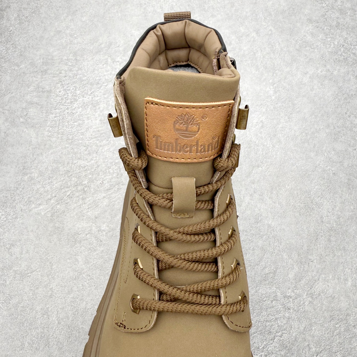 图片[5]-Timberland添柏岚/天伯伦 秋冬新品 秋冬必备户外休闲大黄靴系列#广东大厂品质 原盒原包装 时尚潮流搭配 面料采用意大利🇮🇹顶级磨砂细纹牛皮 轻质大底 搭配防臭防腐真皮乳胶鞋垫 大底到五金都是代工厂原材料制作 同原版固特异永不开胶工艺 好货不杀猪 首单质量严格把控 全网独家首发 品质毋庸置疑 全套官网统一包装 给您完美的穿着体验 质量考究耐穿 型男必备 专治不帅 高品质脚感一流 今年冬季防寒户外专用 日常随意搭配 尺码：38-44（皮鞋码）-选品中心