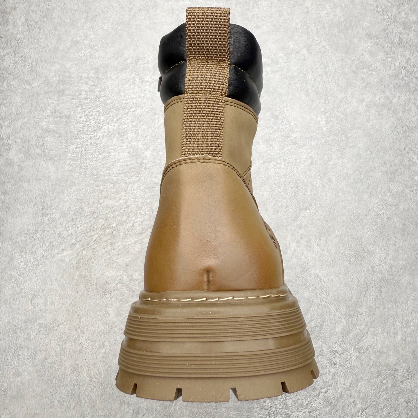 图片[8]-Timberland添柏岚/天伯伦 秋冬新品 秋冬必备户外休闲大黄靴系列#广东大厂品质 原盒原包装 时尚潮流搭配 面料采用意大利🇮🇹顶级磨砂细纹牛皮 轻质大底 搭配防臭防腐真皮乳胶鞋垫 大底到五金都是代工厂原材料制作 同原版固特异永不开胶工艺 好货不杀猪 首单质量严格把控 全网独家首发 品质毋庸置疑 全套官网统一包装 给您完美的穿着体验 质量考究耐穿 型男必备 专治不帅 高品质脚感一流 今年冬季防寒户外专用 日常随意搭配 尺码：38-44（皮鞋码）-选品中心