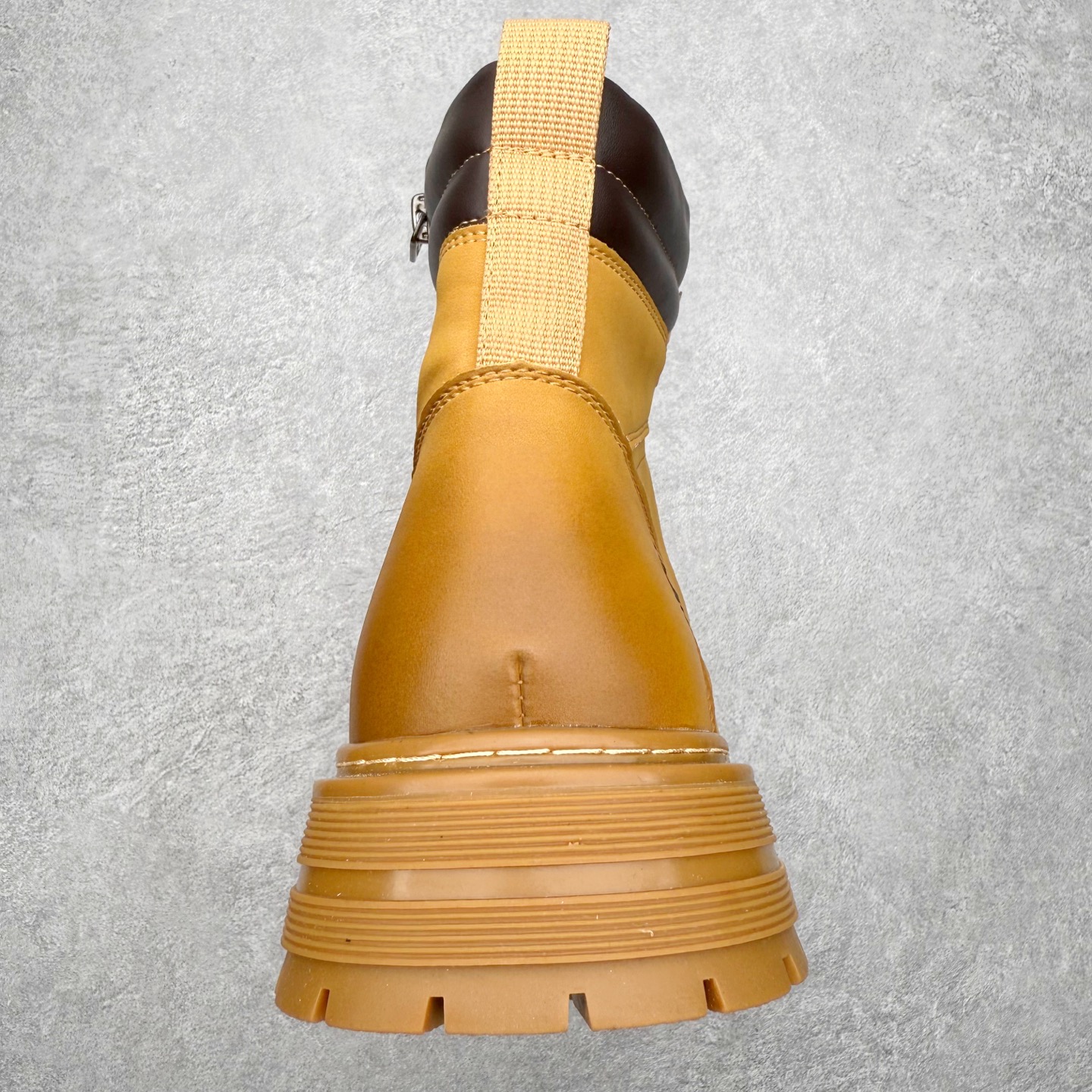 图片[8]-Timberland添柏岚/天伯伦 秋冬新品 秋冬必备户外休闲大黄靴系列#广东大厂品质 原盒原包装 时尚潮流搭配 面料采用意大利🇮🇹顶级磨砂细纹牛皮 轻质大底 搭配防臭防腐真皮乳胶鞋垫 大底到五金都是代工厂原材料制作 同原版固特异永不开胶工艺 好货不杀猪 首单质量严格把控 全网独家首发 品质毋庸置疑 全套官网统一包装 给您完美的穿着体验 质量考究耐穿 型男必备 专治不帅 高品质脚感一流 今年冬季防寒户外专用 日常随意搭配 尺码：38-44（皮鞋码）-选品中心