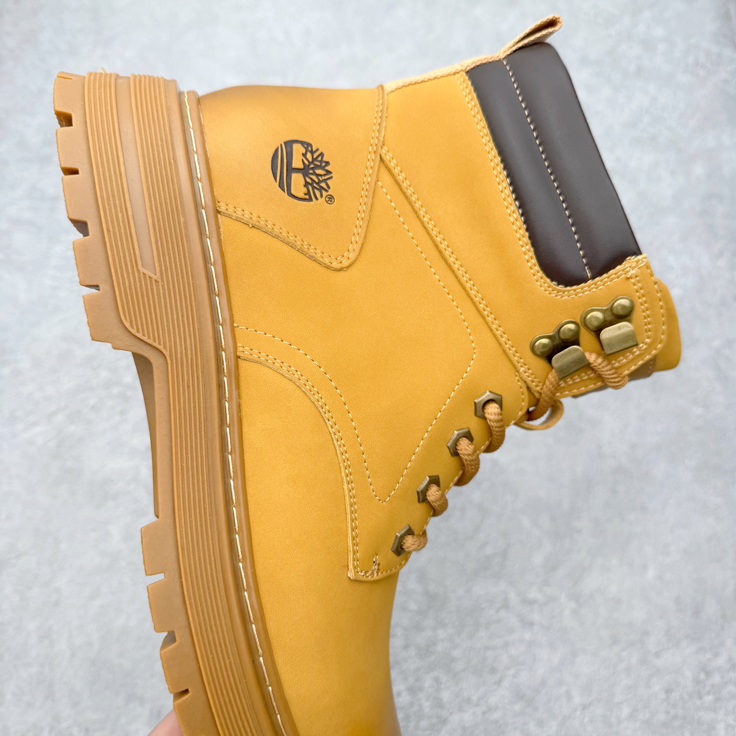 图片[6]-Timberland添柏岚/天伯伦 秋冬新品 秋冬必备户外休闲大黄靴系列#广东大厂品质 原盒原包装 时尚潮流搭配 面料采用意大利🇮🇹顶级磨砂细纹牛皮 轻质大底 搭配防臭防腐真皮乳胶鞋垫 大底到五金都是代工厂原材料制作 同原版固特异永不开胶工艺 好货不杀猪 首单质量严格把控 全网独家首发 品质毋庸置疑 全套官网统一包装 给您完美的穿着体验 质量考究耐穿 型男必备 专治不帅 高品质脚感一流 今年冬季防寒户外专用 日常随意搭配 尺码：38-44（皮鞋码）-选品中心