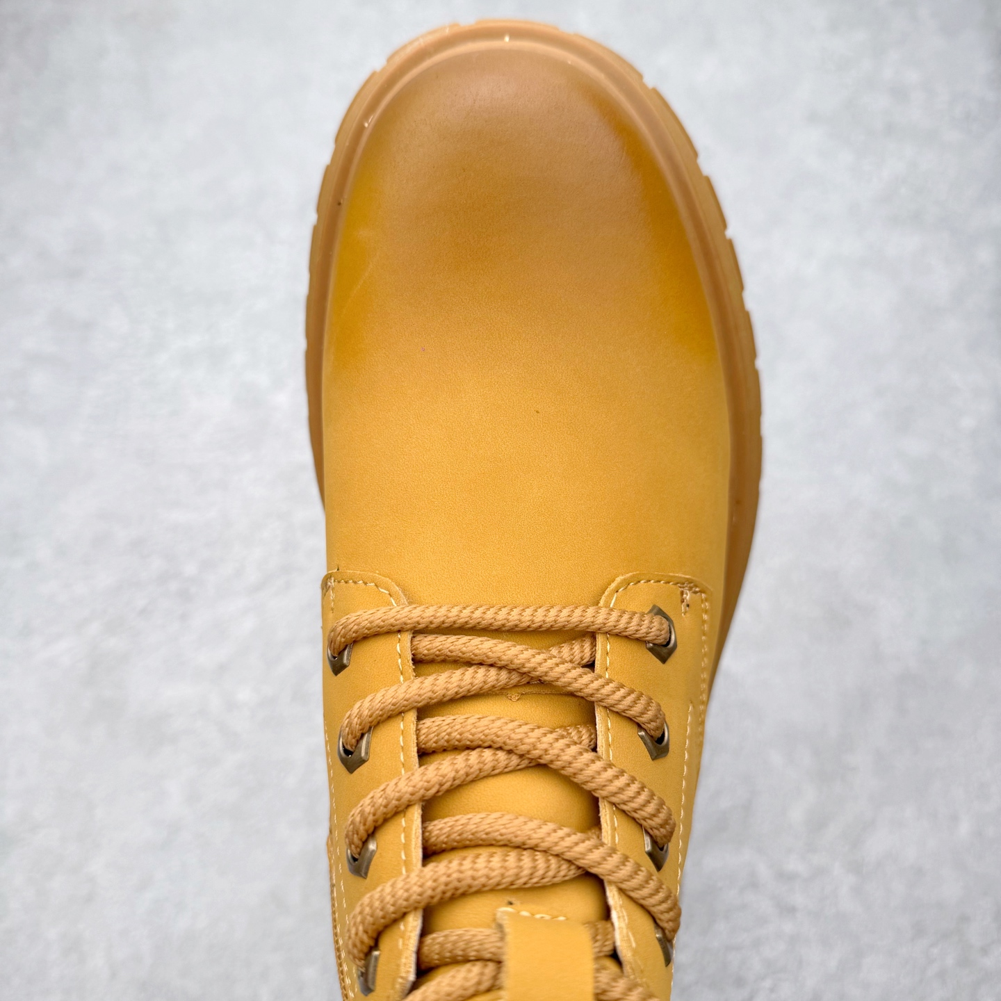 图片[4]-Timberland添柏岚/天伯伦 秋冬新品 秋冬必备户外休闲大黄靴系列#广东大厂品质 原盒原包装 时尚潮流搭配 面料采用意大利🇮🇹顶级磨砂细纹牛皮 轻质大底 搭配防臭防腐真皮乳胶鞋垫 大底到五金都是代工厂原材料制作 同原版固特异永不开胶工艺 好货不杀猪 首单质量严格把控 全网独家首发 品质毋庸置疑 全套官网统一包装 给您完美的穿着体验 质量考究耐穿 型男必备 专治不帅 高品质脚感一流 今年冬季防寒户外专用 日常随意搭配 尺码：38-44（皮鞋码）-选品中心