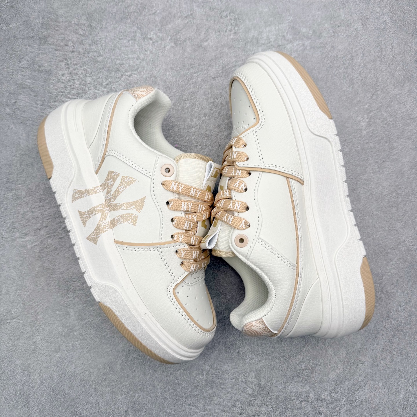 图片[3]-MLB Chunky Liner Basic 复古印花学长鞋系列低帮轻量增高厚底百搭休闲运动慢跑鞋板鞋 Korea韩国联名NY美国榄球纽约洋基队限定 韩国代购专供 全套原楦原纸板原厂数据开发 正确中底拉帮中底网布细节 平台代购专供 左脚内置芯片 韩国代购吊牌标贴 独家一比一RB+MD组合大底 高频后跟小人Logo精准对位立体饱满 正确网布加超迁鞋面 转印中底走线紧密 转印Logo工艺表层防刮不掉色 尺码：35 36 36.5 37.5 38 38.5 39 40 40.5 41 42 42.5 43 44 45-选品中心