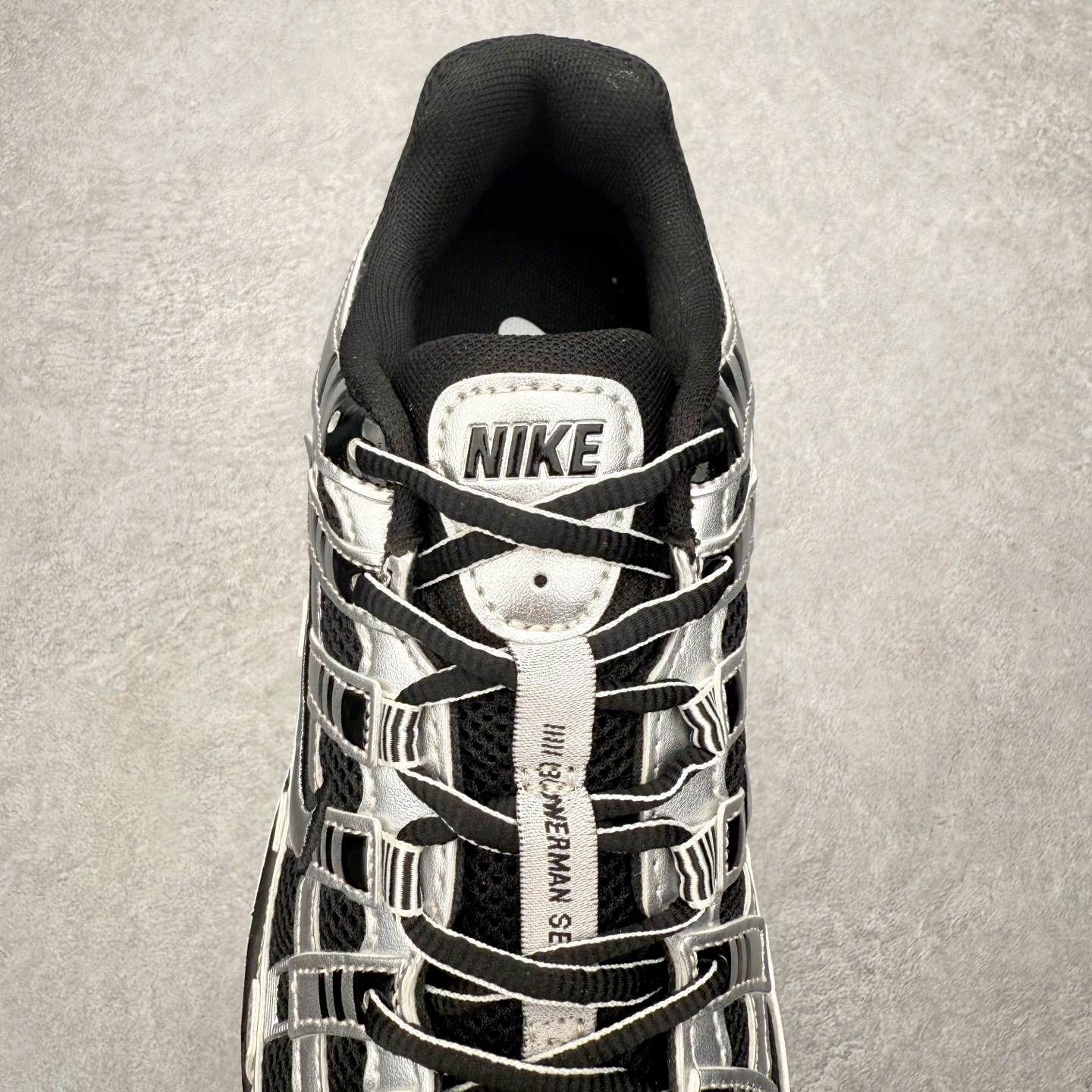 图片[5]-NK P-6000 系列低帮复古老爹风休闲运动舒适慢跑鞋 BV1021-013 融合 Pegasus 过往运动鞋设计 助力 21 世纪早期跑步运动跃升时尚新高度 采用透气网眼布、运动风格线条和耐穿覆面 兼具吸睛外观和舒适感受 中底泡绵以田径赛道为灵感 打造厚实设计 缔造出众缓震性能 尺码：36 36.5 37.5 38 38.5 39 40 40.5 41 42 42.5 43 44 44.5 45-选品中心