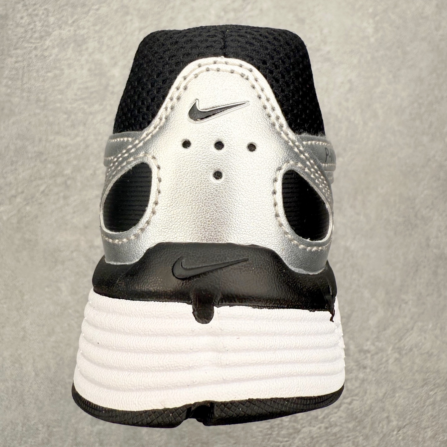 图片[8]-NK P-6000 系列低帮复古老爹风休闲运动舒适慢跑鞋 BV1021-013 融合 Pegasus 过往运动鞋设计 助力 21 世纪早期跑步运动跃升时尚新高度 采用透气网眼布、运动风格线条和耐穿覆面 兼具吸睛外观和舒适感受 中底泡绵以田径赛道为灵感 打造厚实设计 缔造出众缓震性能 尺码：36 36.5 37.5 38 38.5 39 40 40.5 41 42 42.5 43 44 44.5 45-选品中心