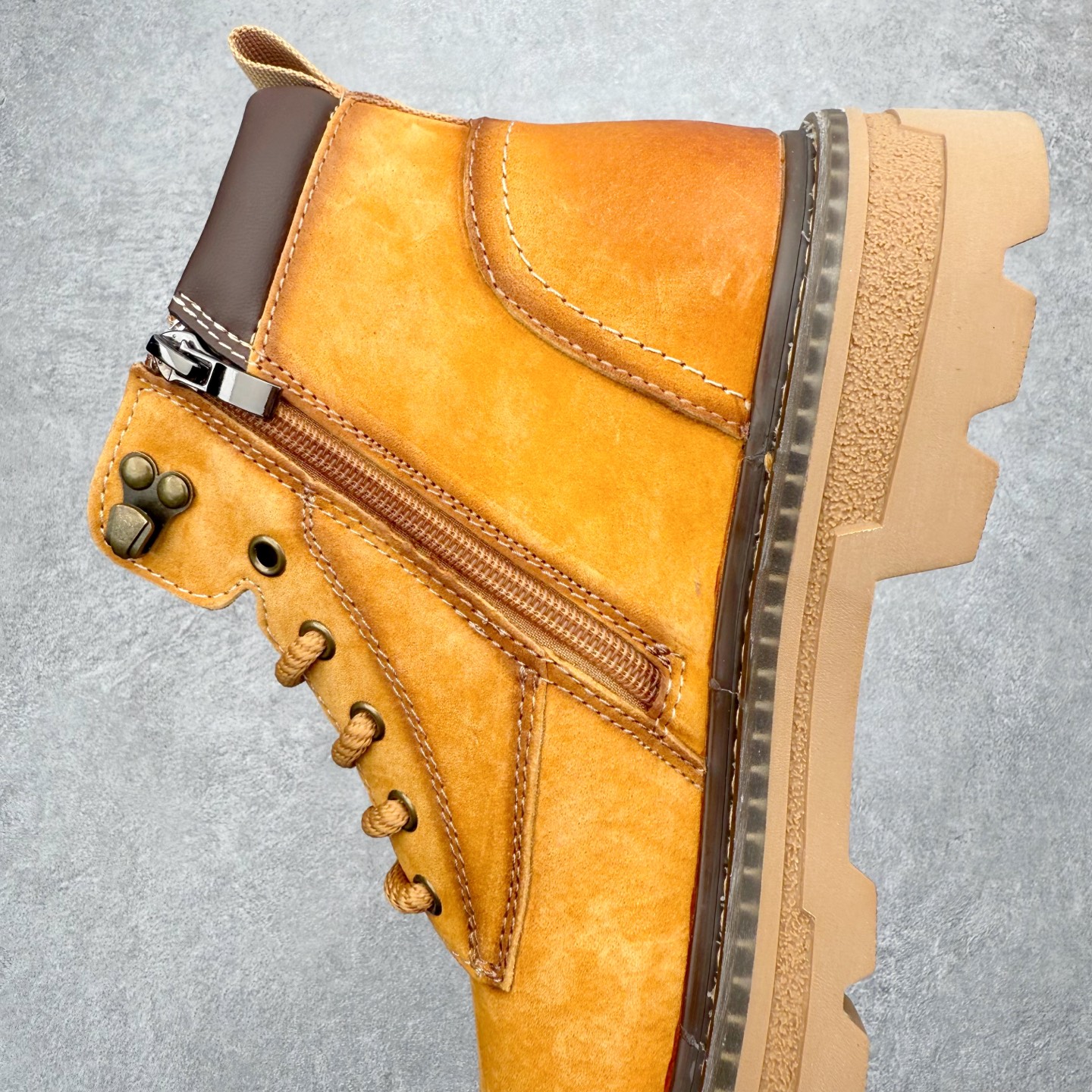 图片[7]-Timberland添柏岚/天伯伦 秋冬新品 秋冬必备户外休闲大黄靴系列#广东大厂品质 原盒原包装 时尚潮流搭配 面料采用意大利🇮🇹顶级磨砂细纹牛皮 轻质大底 搭配防臭防腐真皮乳胶鞋垫 大底到五金都是代工厂原材料制作 同原版固特异永不开胶工艺 好货不杀猪 首单质量严格把控 全网独家首发 品质毋庸置疑 全套官网统一包装 给您完美的穿着体验 质量考究耐穿 型男必备 专治不帅 高品质脚感一流 今年冬季防寒户外专用 日常随意搭配 尺码：38-44（皮鞋码）-选品中心