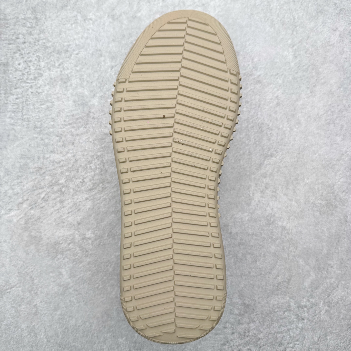 图片[9]-ECCO爱步男鞋中高帮热门款 厚底增高潮酷板鞋 街头时尚 休闲百搭 意趣出街 玩转城市 臻选牛皮鞋面，轻盈柔韧 具有良好的透气性 简约系带设计，可自由调节松紧，方便快捷 时尚随搭 PU中底，橡胶大底，抓地力强 具有良好的耐磨性 贴合脚型 赋予双脚舒适轻盈之感，摆脱笨重感 顺应复古风格热潮 多元色彩碰撞 辅以经典板鞋鞋型 搭配出色 潮流一步到位 尺码：38 39 40 41 42 43 44（皮鞋码）-选品中心