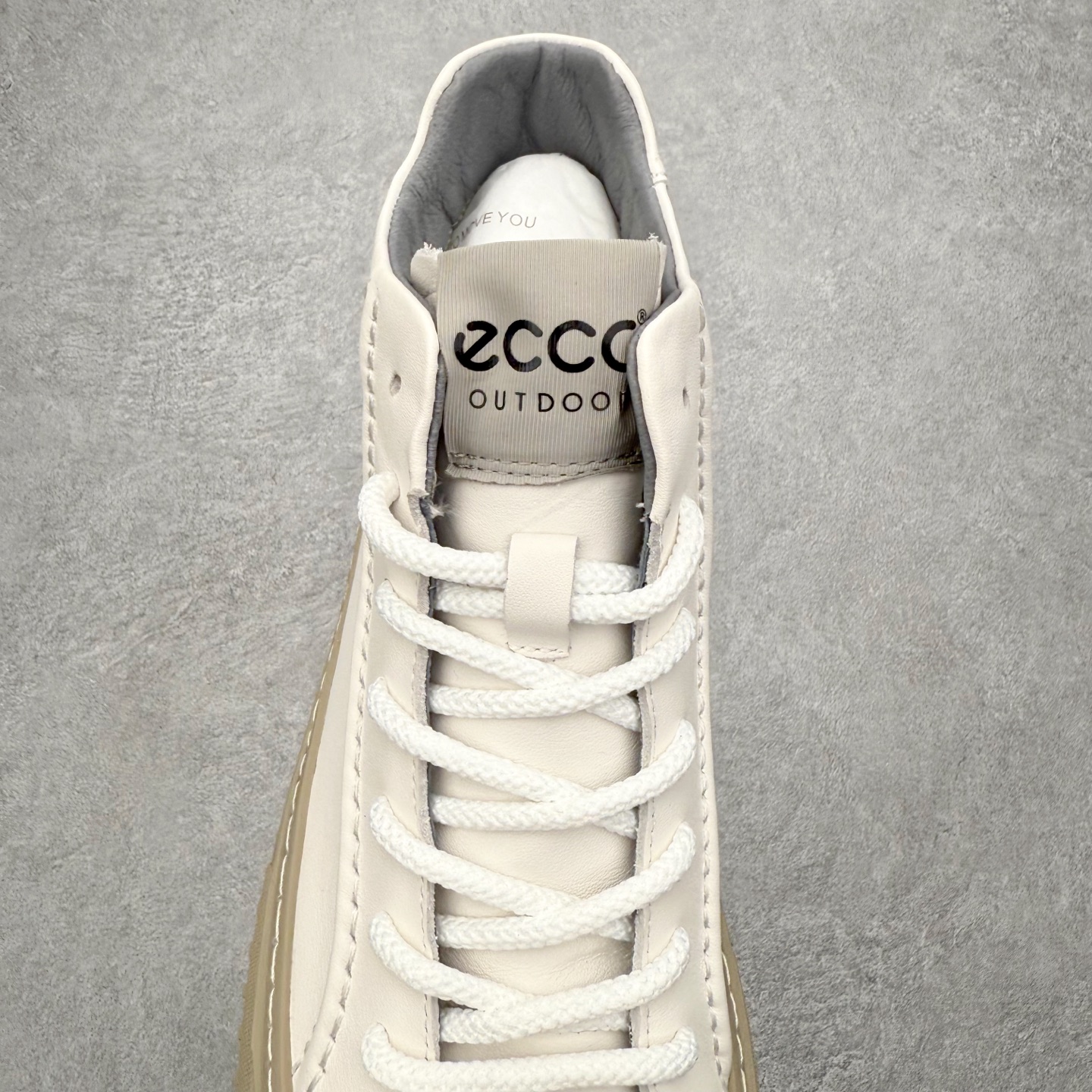 图片[5]-ECCO爱步男鞋中高帮热门款 厚底增高潮酷板鞋 街头时尚 休闲百搭 意趣出街 玩转城市 臻选牛皮鞋面，轻盈柔韧 具有良好的透气性 简约系带设计，可自由调节松紧，方便快捷 时尚随搭 PU中底，橡胶大底，抓地力强 具有良好的耐磨性 贴合脚型 赋予双脚舒适轻盈之感，摆脱笨重感 顺应复古风格热潮 多元色彩碰撞 辅以经典板鞋鞋型 搭配出色 潮流一步到位 尺码：38 39 40 41 42 43 44（皮鞋码）-选品中心