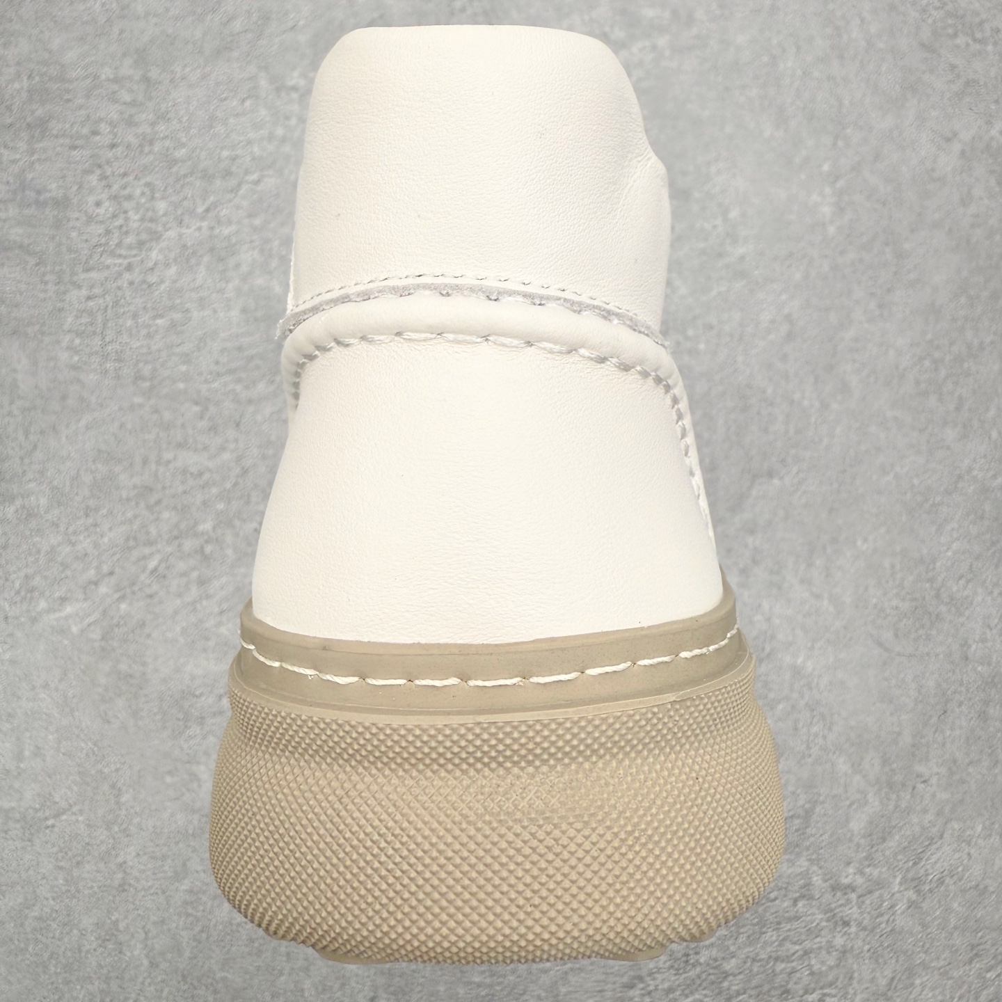 图片[8]-ECCO爱步男鞋中高帮热门款 厚底增高潮酷板鞋 街头时尚 休闲百搭 意趣出街 玩转城市 臻选牛皮鞋面，轻盈柔韧 具有良好的透气性 简约系带设计，可自由调节松紧，方便快捷 时尚随搭 PU中底，橡胶大底，抓地力强 具有良好的耐磨性 贴合脚型 赋予双脚舒适轻盈之感，摆脱笨重感 顺应复古风格热潮 多元色彩碰撞 辅以经典板鞋鞋型 搭配出色 潮流一步到位 尺码：38 39 40 41 42 43 44（皮鞋码）-选品中心