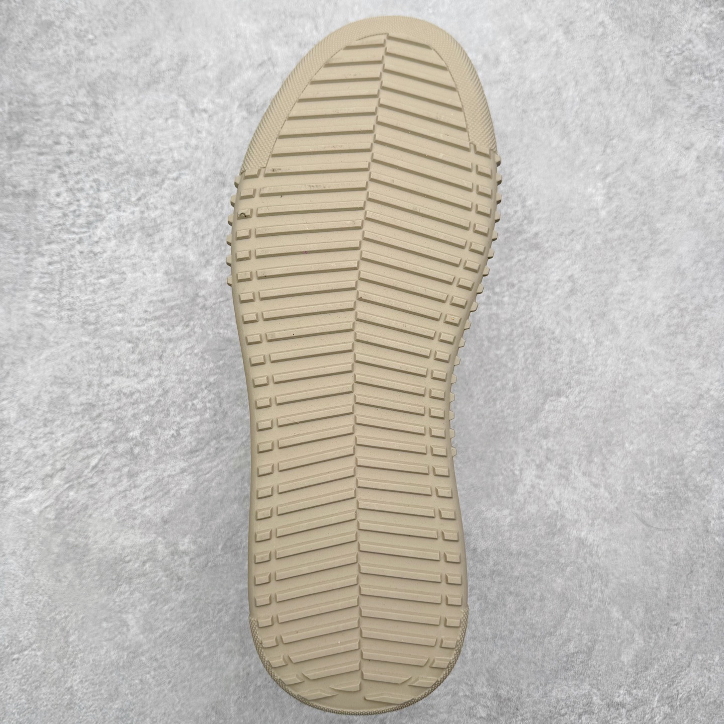 图片[9]-ECCO爱步男鞋中高帮热门款 厚底增高潮酷板鞋 街头时尚 休闲百搭 意趣出街 玩转城市 臻选牛皮鞋面，轻盈柔韧 具有良好的透气性 简约系带设计，可自由调节松紧，方便快捷 时尚随搭 PU中底，橡胶大底，抓地力强 具有良好的耐磨性 贴合脚型 赋予双脚舒适轻盈之感，摆脱笨重感 顺应复古风格热潮 多元色彩碰撞 辅以经典板鞋鞋型 搭配出色 潮流一步到位 尺码：38 39 40 41 42 43 44（皮鞋码）-选品中心