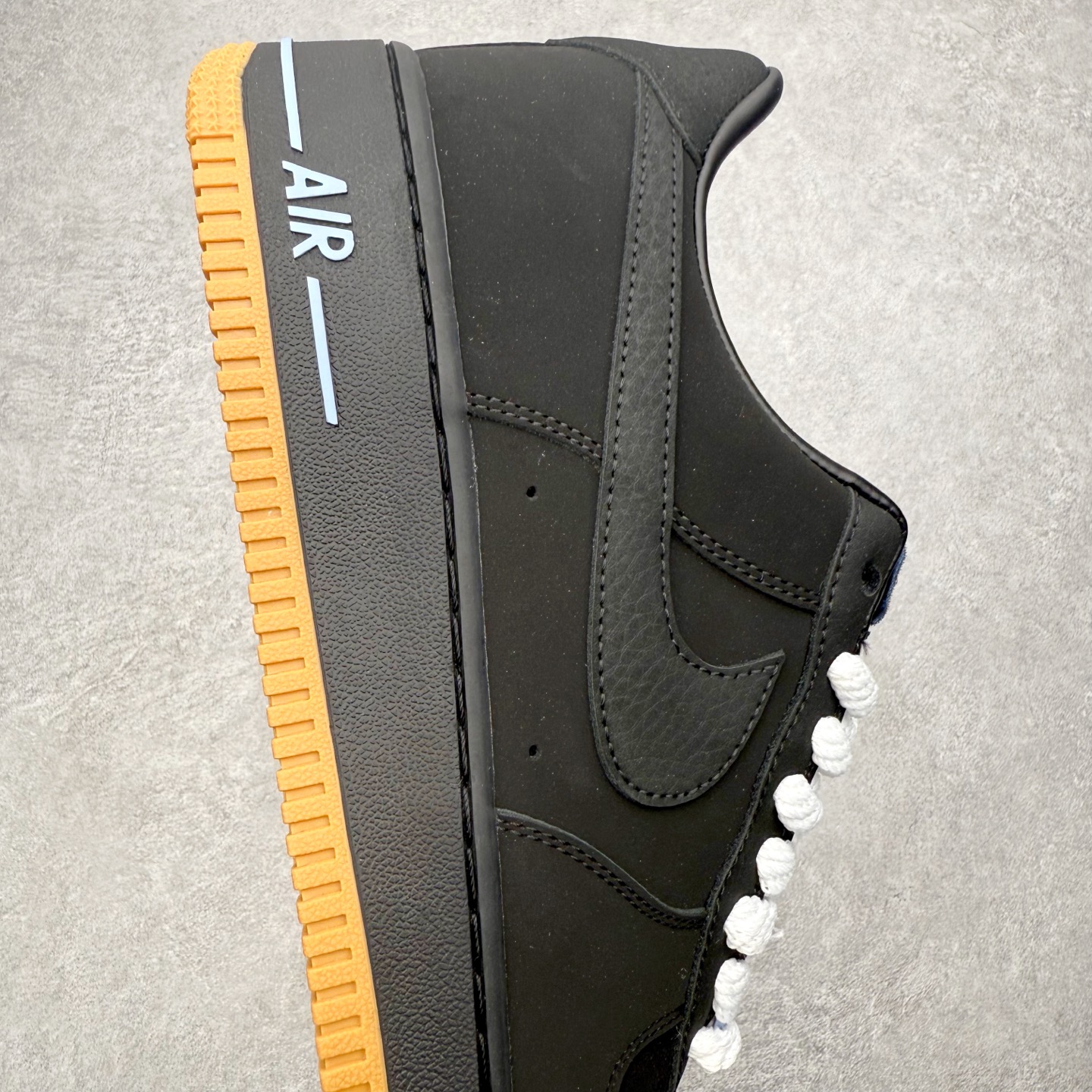 图片[6]-NK Air Force 1´07 Low 空军一号低帮百搭休闲运动板鞋 IQ9770-001 柔软、弹性十足的缓震性能和出色的中底设计 横跨复古与现代的外型结合 造就出风靡全球 三十多年的Force 1 直到今天还深受青睐 实拍调校N版已经零色差零失真 百分百还原实物色彩所见即所得 不存在货不对板色差等低级问题 选购参考实物拍摄 不混卖不参货 只用心做好货严格选品 承诺混一赔十 尺码：36 36.5 37.5 38 38.5 39 40 40.5 41 42 42.5 43 44 44.5 45-选品中心