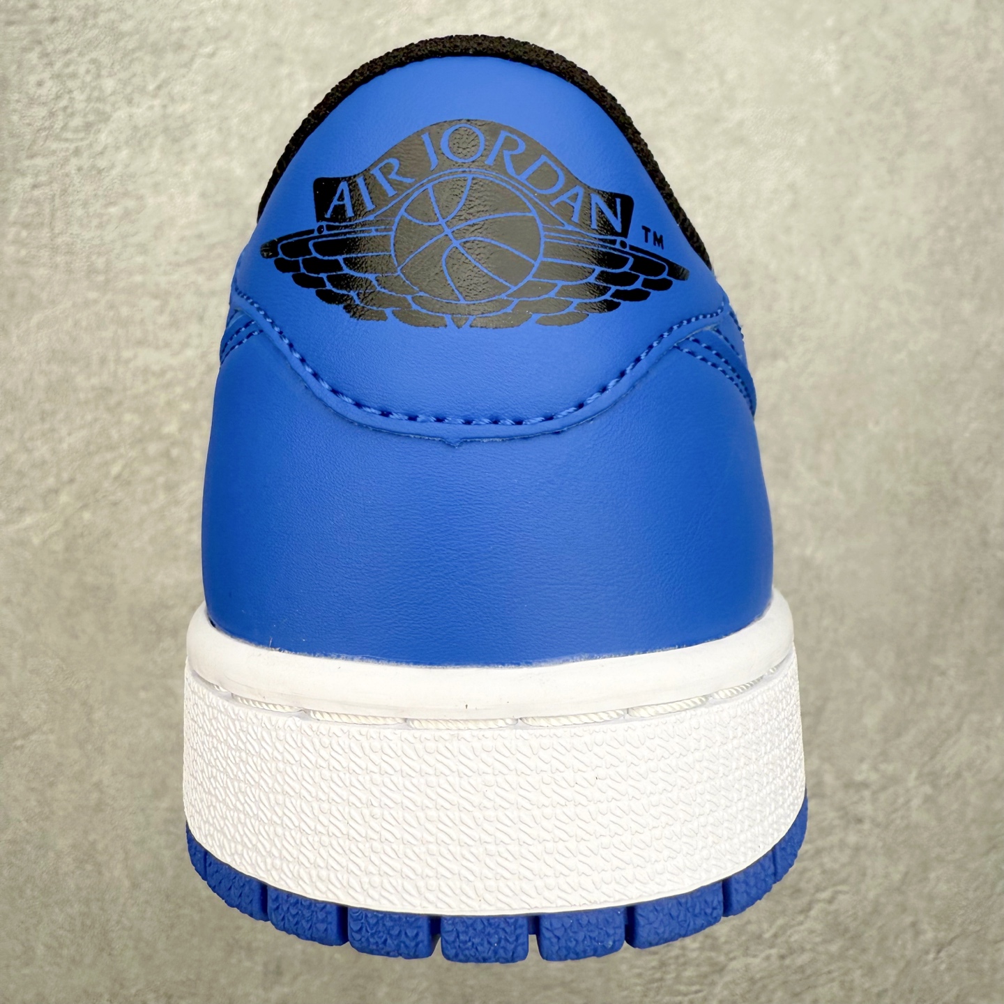 图片[8]-＃小DT Air Jordan AJ1 Low OG 低帮系列 全新流水线出品 超强性价比 DT版本平替选择 市场第二梯队 全部原鞋开发 原楦原纸板开发 全鞋电脑针车 原厂内置全掌气垫 原盒内在原标 唯一Zp原版鞋带绑法 免检产品 全新2022版型 全头层皮料 完美零毛边处理 原厂配置全掌气垫 价格定位良心 几十个配色陆续出货 实拍调校N版已经零色差零失真 百分百还原实物色彩所见即所得 不存在货不对板色差等低级问题 选购参考实物拍摄 不混卖不参货 只用心做好货严格选品 承诺混一赔十 尺码：36 36.5 37.5 38 38.5 39 40 40.5 41 42 42.5 43 44 44.5 45 46-选品中心