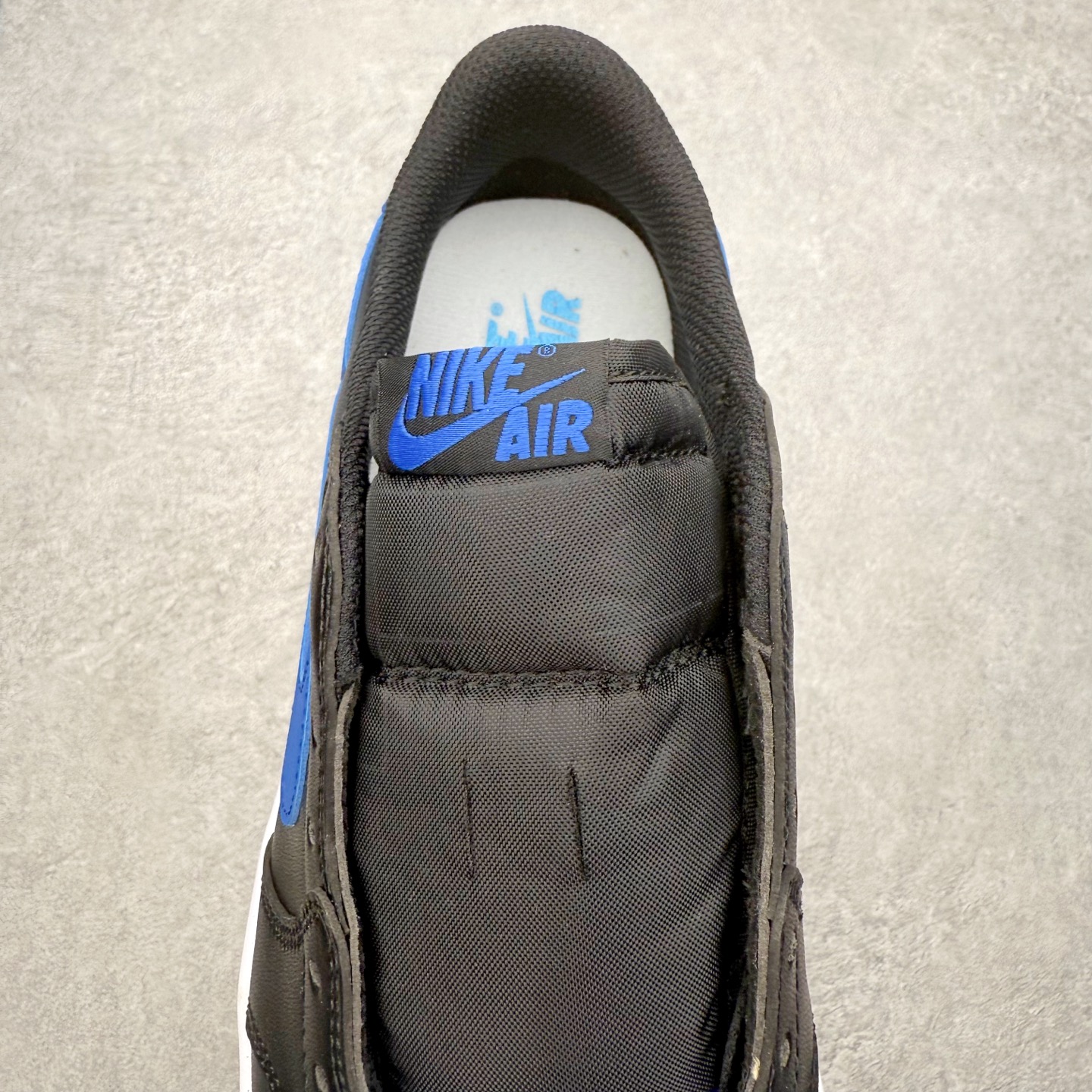 图片[5]-＃小DT Air Jordan AJ1 Low OG 低帮系列 全新流水线出品 超强性价比 DT版本平替选择 市场第二梯队 全部原鞋开发 原楦原纸板开发 全鞋电脑针车 原厂内置全掌气垫 原盒内在原标 唯一Zp原版鞋带绑法 免检产品 全新2022版型 全头层皮料 完美零毛边处理 原厂配置全掌气垫 价格定位良心 几十个配色陆续出货 实拍调校N版已经零色差零失真 百分百还原实物色彩所见即所得 不存在货不对板色差等低级问题 选购参考实物拍摄 不混卖不参货 只用心做好货严格选品 承诺混一赔十 尺码：36 36.5 37.5 38 38.5 39 40 40.5 41 42 42.5 43 44 44.5 45 46-选品中心