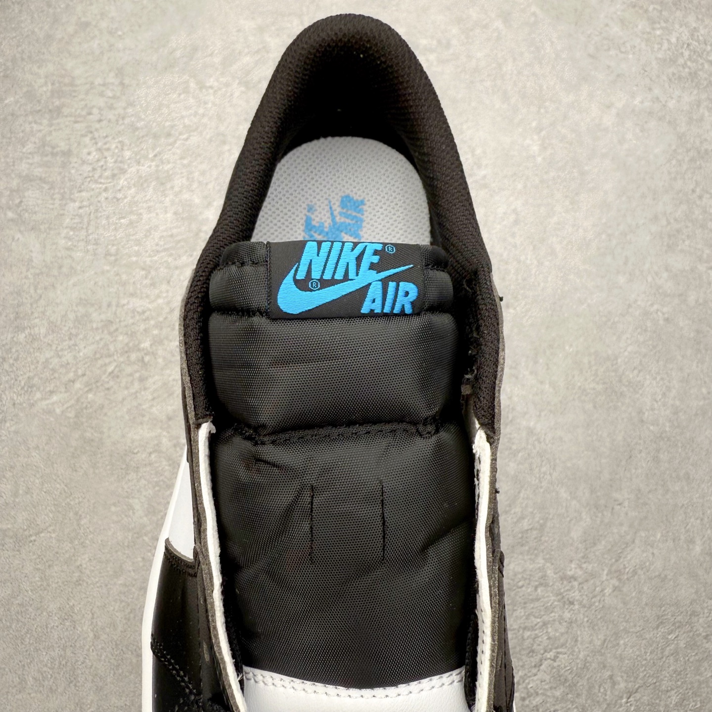 图片[5]-＃小DT Air Jordan AJ1 Low OG 低帮系列 全新流水线出品 超强性价比 DT版本平替选择 市场第二梯队 全部原鞋开发 原楦原纸板开发 全鞋电脑针车 原厂内置全掌气垫 原盒内在原标 唯一Zp原版鞋带绑法 免检产品 全新2022版型 全头层皮料 完美零毛边处理 原厂配置全掌气垫 价格定位良心 几十个配色陆续出货 实拍调校N版已经零色差零失真 百分百还原实物色彩所见即所得 不存在货不对板色差等低级问题 选购参考实物拍摄 不混卖不参货 只用心做好货严格选品 承诺混一赔十 尺码：36 36.5 37.5 38 38.5 39 40 40.5 41 42 42.5 43 44 44.5 45 46-选品中心