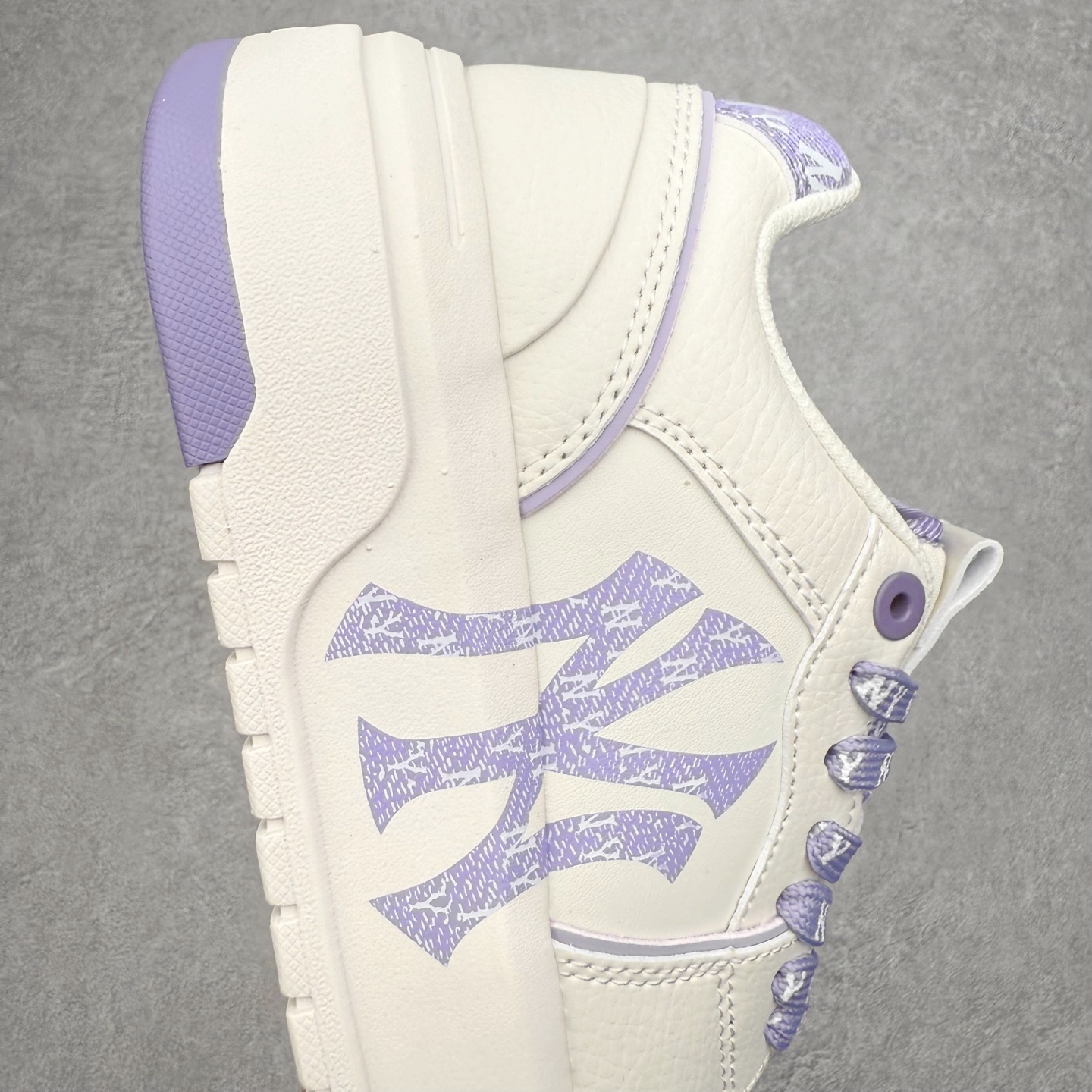 图片[6]-MLB Chunky Liner Basic 复古印花学长鞋系列低帮轻量增高厚底百搭休闲运动慢跑鞋板鞋 Korea韩国联名NY美国榄球纽约洋基队限定 韩国代购专供 全套原楦原纸板原厂数据开发 正确中底拉帮中底网布细节 平台代购专供 左脚内置芯片 韩国代购吊牌标贴 独家一比一RB+MD组合大底 高频后跟小人Logo精准对位立体饱满 正确网布加超迁鞋面 转印中底走线紧密 转印Logo工艺表层防刮不掉色 尺码：35 36 36.5 37.5 38 38.5 39 40 40.5 41 42 42.5 43 44 45-选品中心