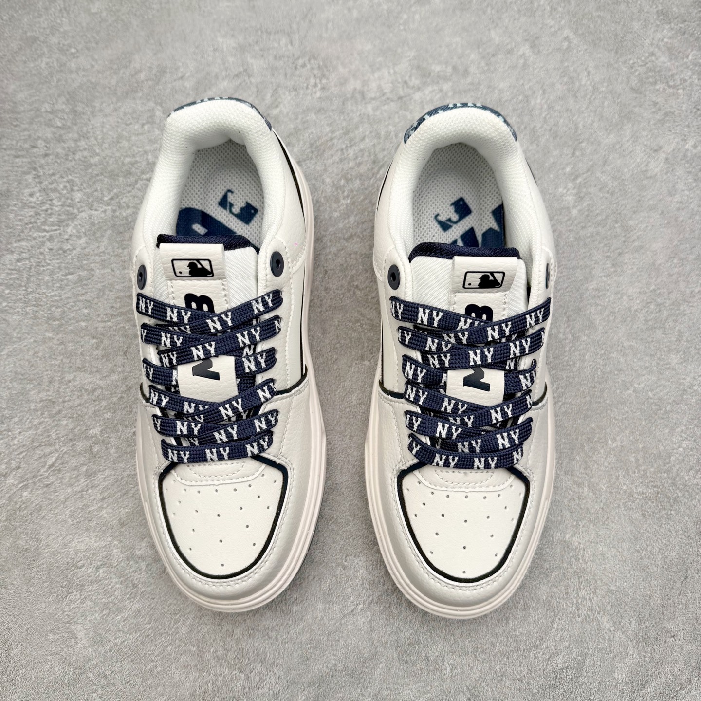 图片[2]-MLB Chunky Liner Basic 复古印花学长鞋系列低帮轻量增高厚底百搭休闲运动慢跑鞋板鞋 Korea韩国联名NY美国榄球纽约洋基队限定 韩国代购专供 全套原楦原纸板原厂数据开发 正确中底拉帮中底网布细节 平台代购专供 左脚内置芯片 韩国代购吊牌标贴 独家一比一RB+MD组合大底 高频后跟小人Logo精准对位立体饱满 正确网布加超迁鞋面 转印中底走线紧密 转印Logo工艺表层防刮不掉色 尺码：35 36 36.5 37.5 38 38.5 39 40 40.5 41 42 42.5 43 44 45-选品中心
