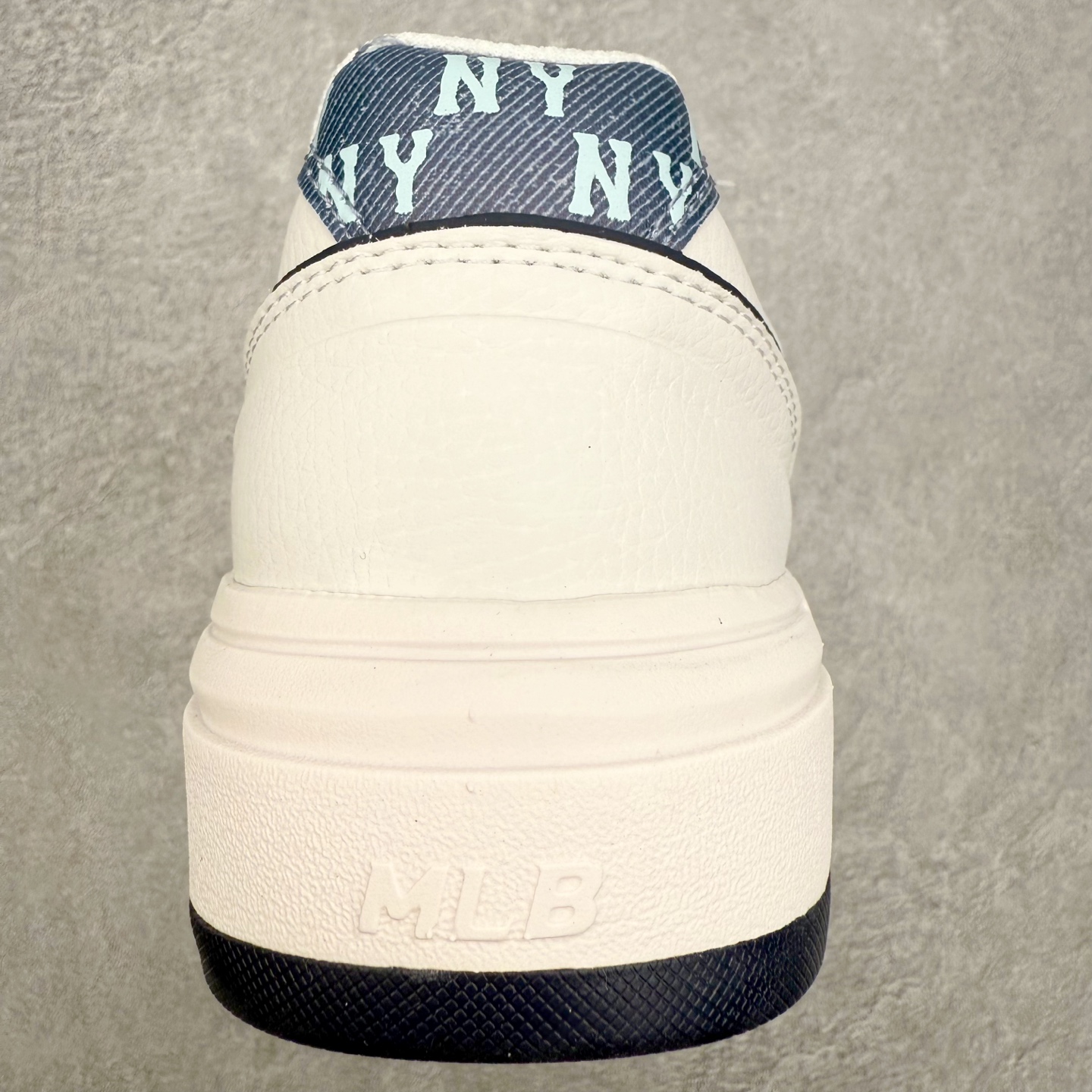 图片[8]-MLB Chunky Liner Basic 复古印花学长鞋系列低帮轻量增高厚底百搭休闲运动慢跑鞋板鞋 Korea韩国联名NY美国榄球纽约洋基队限定 韩国代购专供 全套原楦原纸板原厂数据开发 正确中底拉帮中底网布细节 平台代购专供 左脚内置芯片 韩国代购吊牌标贴 独家一比一RB+MD组合大底 高频后跟小人Logo精准对位立体饱满 正确网布加超迁鞋面 转印中底走线紧密 转印Logo工艺表层防刮不掉色 尺码：35 36 36.5 37.5 38 38.5 39 40 40.5 41 42 42.5 43 44 45-选品中心