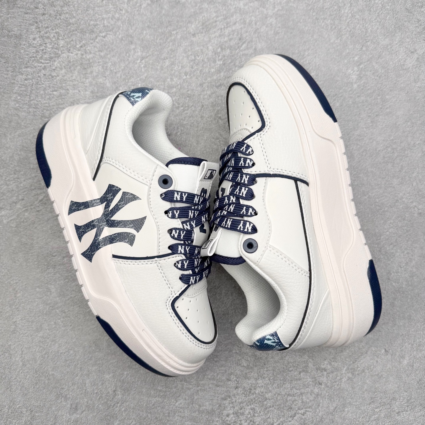 图片[3]-MLB Chunky Liner Basic 复古印花学长鞋系列低帮轻量增高厚底百搭休闲运动慢跑鞋板鞋 Korea韩国联名NY美国榄球纽约洋基队限定 韩国代购专供 全套原楦原纸板原厂数据开发 正确中底拉帮中底网布细节 平台代购专供 左脚内置芯片 韩国代购吊牌标贴 独家一比一RB+MD组合大底 高频后跟小人Logo精准对位立体饱满 正确网布加超迁鞋面 转印中底走线紧密 转印Logo工艺表层防刮不掉色 尺码：35 36 36.5 37.5 38 38.5 39 40 40.5 41 42 42.5 43 44 45-选品中心