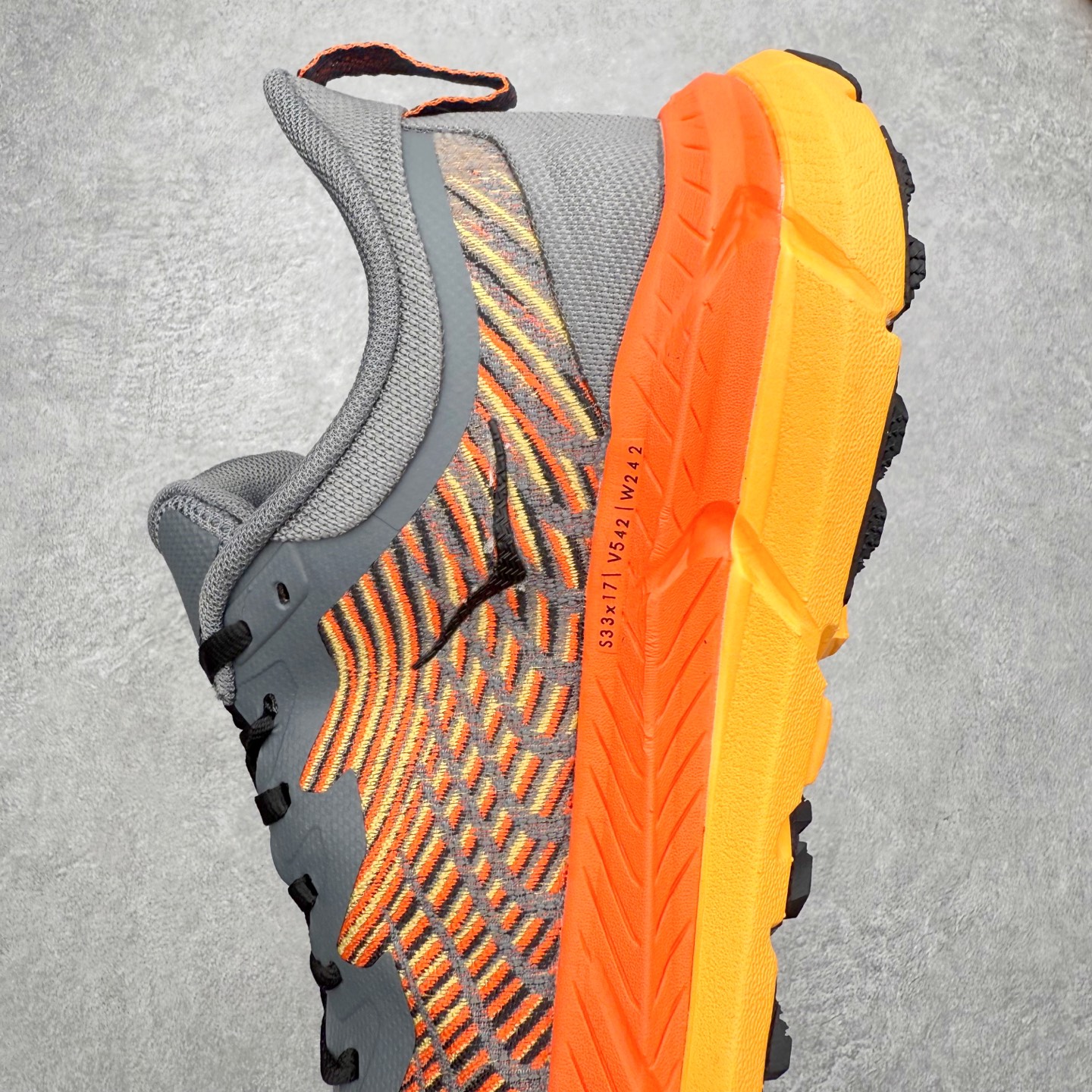 图片[7]-HOKA ONE ONE Mafate Speed 4 飞速玛法特4代系列低帮轻量户外越野休闲运动慢跑鞋 HOKA ONE ONE是来自美国的跑步鞋知名品牌，创立于2009年，始终致力于为所有跑者提供更新、更好的跑步装备。相比常规跑鞋，HOKA ONE ONE特别研发使用性能独特的几何形跑鞋中底，此种鞋底更厚、更高、回弹性也更好，除了卓越的缓冲性能，它还能为各种阶段的跑者带来更具动感、更加稳定的跑步体验。HOKAONE ONE从设计之初就清楚意识到，要保证跑者步幅的均匀一致，双脚自然而然的运动至关重要。尺码：36 36.5 37.5 38 39 40 40.5 41 42 42.5 43 44 45 46-选品中心