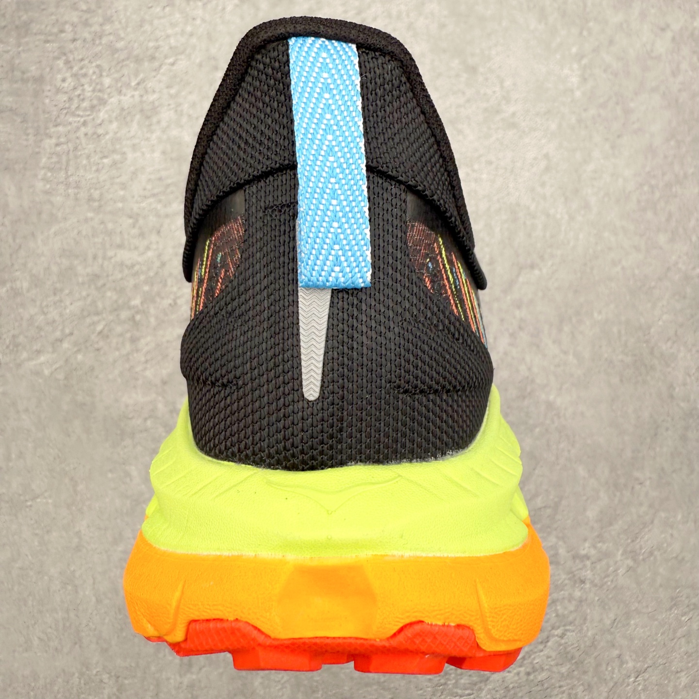 图片[8]-HOKA ONE ONE Mafate Speed 4 飞速玛法特4代系列低帮轻量户外越野休闲运动慢跑鞋 HOKA ONE ONE是来自美国的跑步鞋知名品牌，创立于2009年，始终致力于为所有跑者提供更新、更好的跑步装备。相比常规跑鞋，HOKA ONE ONE特别研发使用性能独特的几何形跑鞋中底，此种鞋底更厚、更高、回弹性也更好，除了卓越的缓冲性能，它还能为各种阶段的跑者带来更具动感、更加稳定的跑步体验。HOKAONE ONE从设计之初就清楚意识到，要保证跑者步幅的均匀一致，双脚自然而然的运动至关重要。尺码：36 36.5 37.5 38 39 40 40.5 41 42 42.5 43 44 45 46-选品中心