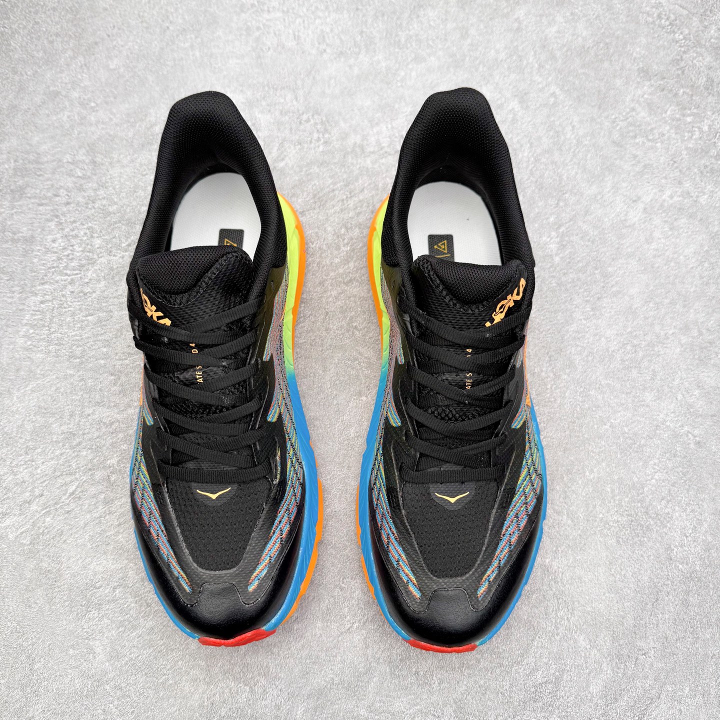 图片[2]-HOKA ONE ONE Mafate Speed 4 飞速玛法特4代系列低帮轻量户外越野休闲运动慢跑鞋 HOKA ONE ONE是来自美国的跑步鞋知名品牌，创立于2009年，始终致力于为所有跑者提供更新、更好的跑步装备。相比常规跑鞋，HOKA ONE ONE特别研发使用性能独特的几何形跑鞋中底，此种鞋底更厚、更高、回弹性也更好，除了卓越的缓冲性能，它还能为各种阶段的跑者带来更具动感、更加稳定的跑步体验。HOKAONE ONE从设计之初就清楚意识到，要保证跑者步幅的均匀一致，双脚自然而然的运动至关重要。尺码：36 36.5 37.5 38 39 40 40.5 41 42 42.5 43 44 45 46-选品中心