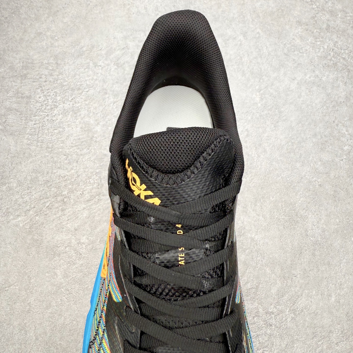 图片[5]-HOKA ONE ONE Mafate Speed 4 飞速玛法特4代系列低帮轻量户外越野休闲运动慢跑鞋 HOKA ONE ONE是来自美国的跑步鞋知名品牌，创立于2009年，始终致力于为所有跑者提供更新、更好的跑步装备。相比常规跑鞋，HOKA ONE ONE特别研发使用性能独特的几何形跑鞋中底，此种鞋底更厚、更高、回弹性也更好，除了卓越的缓冲性能，它还能为各种阶段的跑者带来更具动感、更加稳定的跑步体验。HOKAONE ONE从设计之初就清楚意识到，要保证跑者步幅的均匀一致，双脚自然而然的运动至关重要。尺码：36 36.5 37.5 38 39 40 40.5 41 42 42.5 43 44 45 46-选品中心