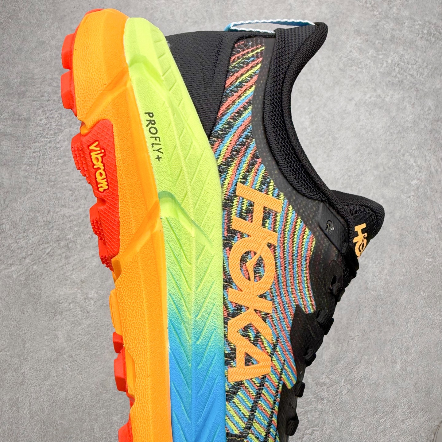 图片[6]-HOKA ONE ONE Mafate Speed 4 飞速玛法特4代系列低帮轻量户外越野休闲运动慢跑鞋 HOKA ONE ONE是来自美国的跑步鞋知名品牌，创立于2009年，始终致力于为所有跑者提供更新、更好的跑步装备。相比常规跑鞋，HOKA ONE ONE特别研发使用性能独特的几何形跑鞋中底，此种鞋底更厚、更高、回弹性也更好，除了卓越的缓冲性能，它还能为各种阶段的跑者带来更具动感、更加稳定的跑步体验。HOKAONE ONE从设计之初就清楚意识到，要保证跑者步幅的均匀一致，双脚自然而然的运动至关重要。尺码：36 36.5 37.5 38 39 40 40.5 41 42 42.5 43 44 45 46-选品中心