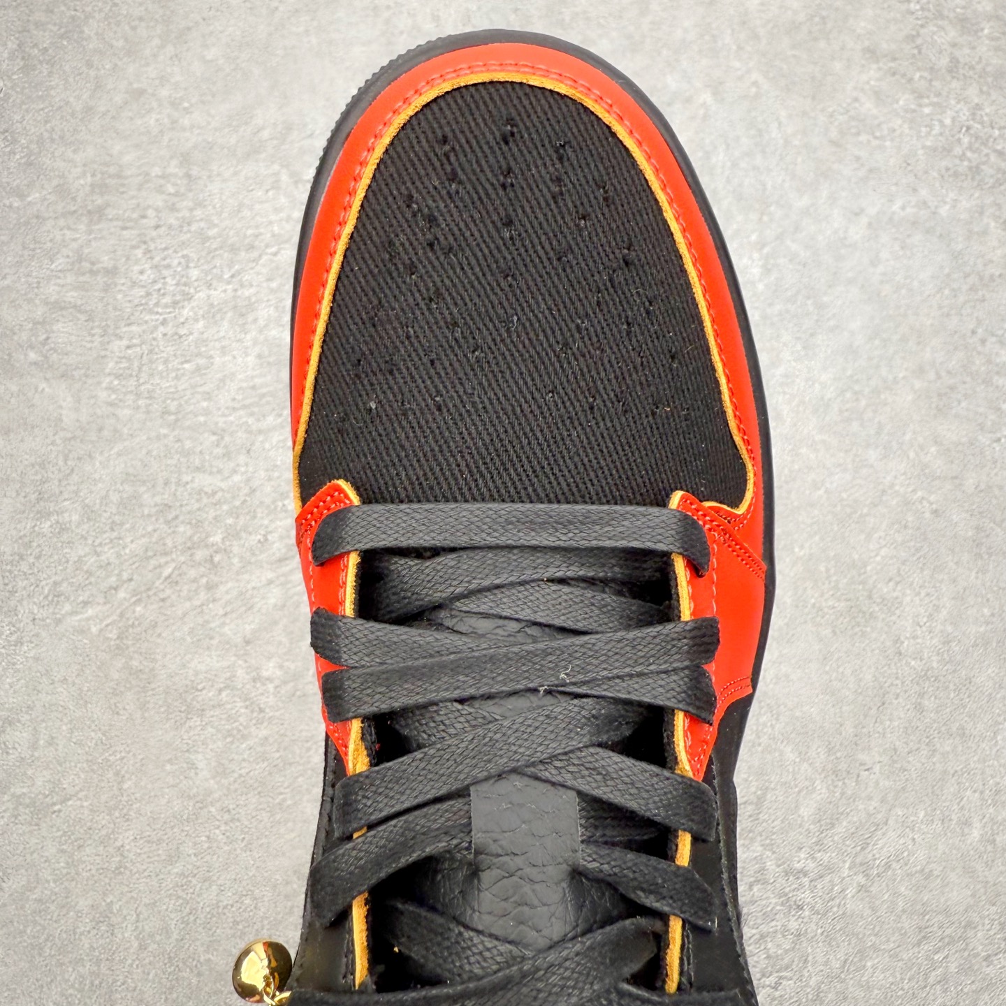 图片[4]-＃K版 Air Jordan AJ1 Low 低帮 IQ3460-010 全新流水线出品 DT版本唯一平替选择 市场第二梯队最强版 全部原鞋开发 原楦原纸板开发 全鞋电脑针车 原厂内置全掌气垫 原盒内在原标 唯一Zp原版鞋带绑法 免检产品 全新2022版型 全头层皮料 完美零毛边处理 原厂配置全掌气垫 价格定位良心 几十个配色陆续出货 实拍调校N版已经零色差零失真 百分百还原实物色彩所见即所得 不存在货不对板色差等低级问题 选购参考实物拍摄 不混卖不参货 只用心做好货严格选品 承诺混一赔十 尺码：36 36.5 37.5 38 38.5 39 40 40.5 41 42 42.5 43 44 44.5 45-选品中心