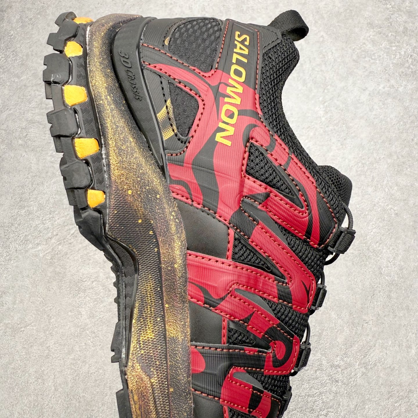 图片[6]-＃XS SALOMON XA Pro 3D ADV 萨洛蒙潮流越野机能户外功能鞋 马年限定配色 基于市场现有版本全新升级调整改良 现阶段市场最强产物 全新主色陆续出货 大底描漆工整零瑕疵 鞋头定型弧度完 纯原外贸平台特供订单 耗时半年巨作 全套原纸板楦头开发 原厂特供网布配套加持 确保原汁原味 完美呈现版型 原档数据独家私模五层组合大底 原装Ortholite轻量化鞋垫 中底布带钢印编号 原厂TPU锁扣 进口港宝加持 后跟自然饱满 还原公司包裹性 鞋面采用SENSIFT贴合技术 全方位贴合包裹脚型 鞋跟部鞋底牵引设计 提供强大的抓地性能 更适应野外崎岖不平的道路 其3D ADVANCED CHASSIS底盘 材料轻量大化 钉齿设计更具稳定性 防护性 鞋底易磨损区运用CONTAGRIP高耐磨材料 应对城市硬质路面长距离跑考验 尺码：36 36.5 37.5 38 38.5 39 40 40.5 41 42 42.5 43 44 44.5 45 46-选品中心